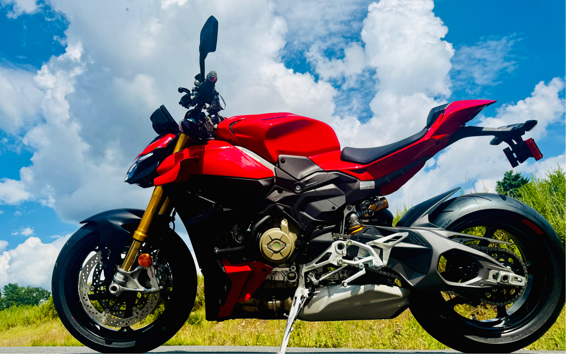 2025 Ducati Streetfighter V4 S in Foxboro, Massachusetts - Photo 13