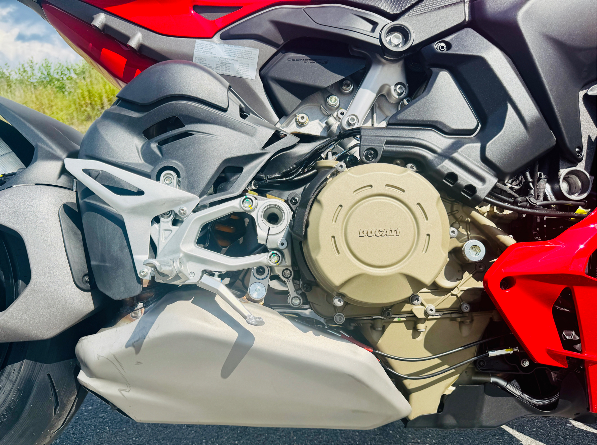 2025 Ducati Streetfighter V4 S in Foxboro, Massachusetts - Photo 24