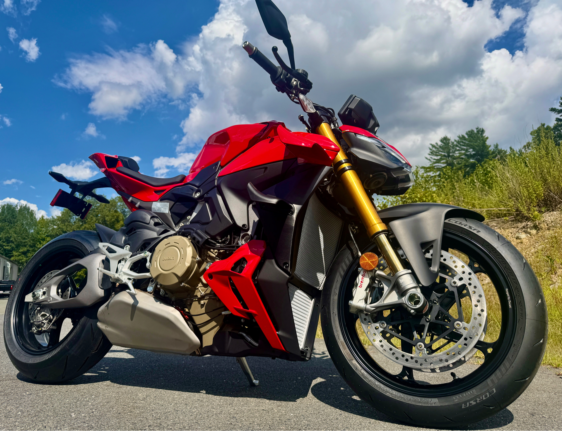 2025 Ducati Streetfighter V4 S in Foxboro, Massachusetts - Photo 9