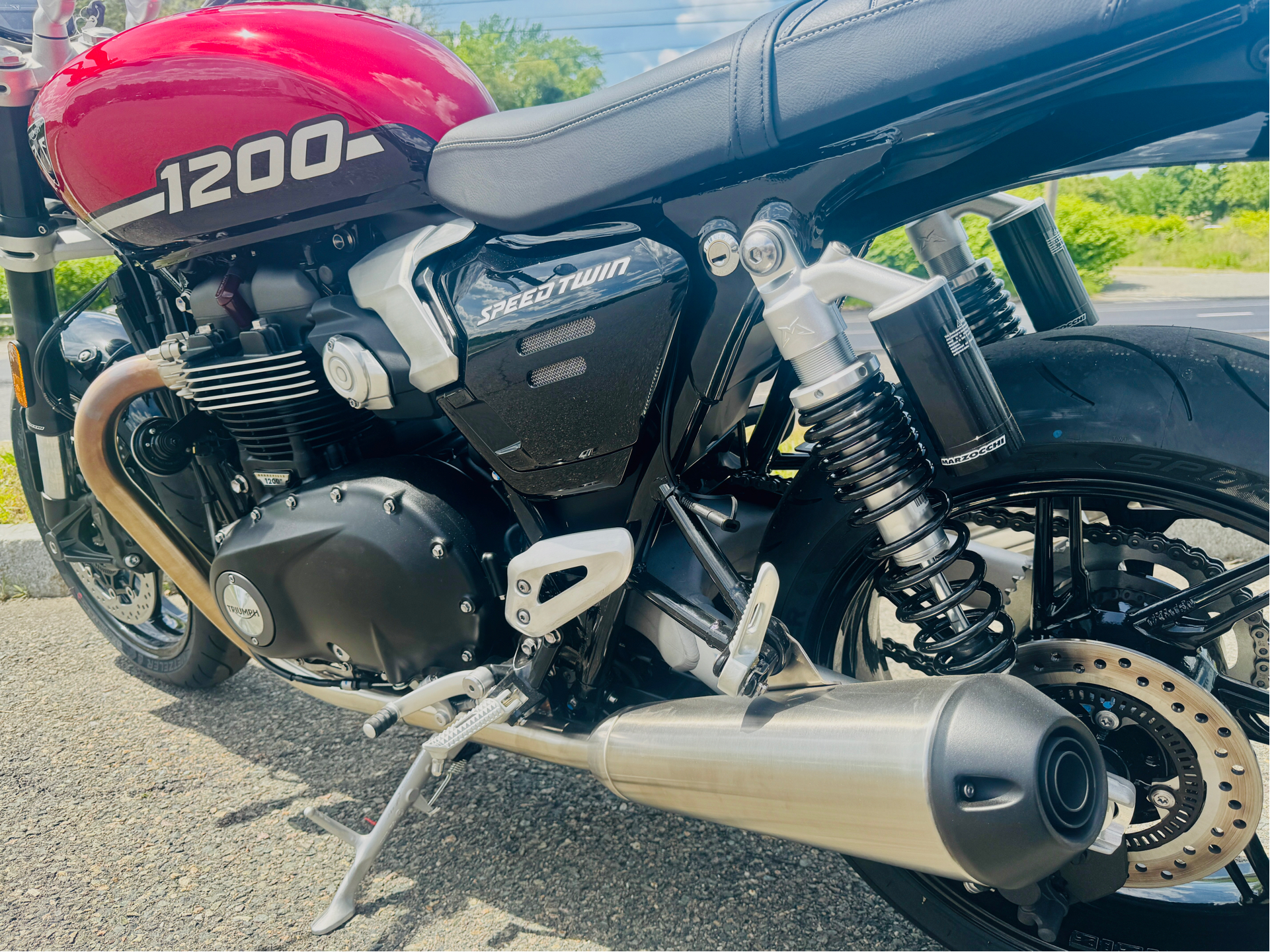 2025 Triumph Speed Twin 1200 in Foxboro, Massachusetts - Photo 14