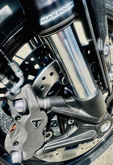 2025 Triumph Speed Twin 1200 in Foxboro, Massachusetts - Photo 8