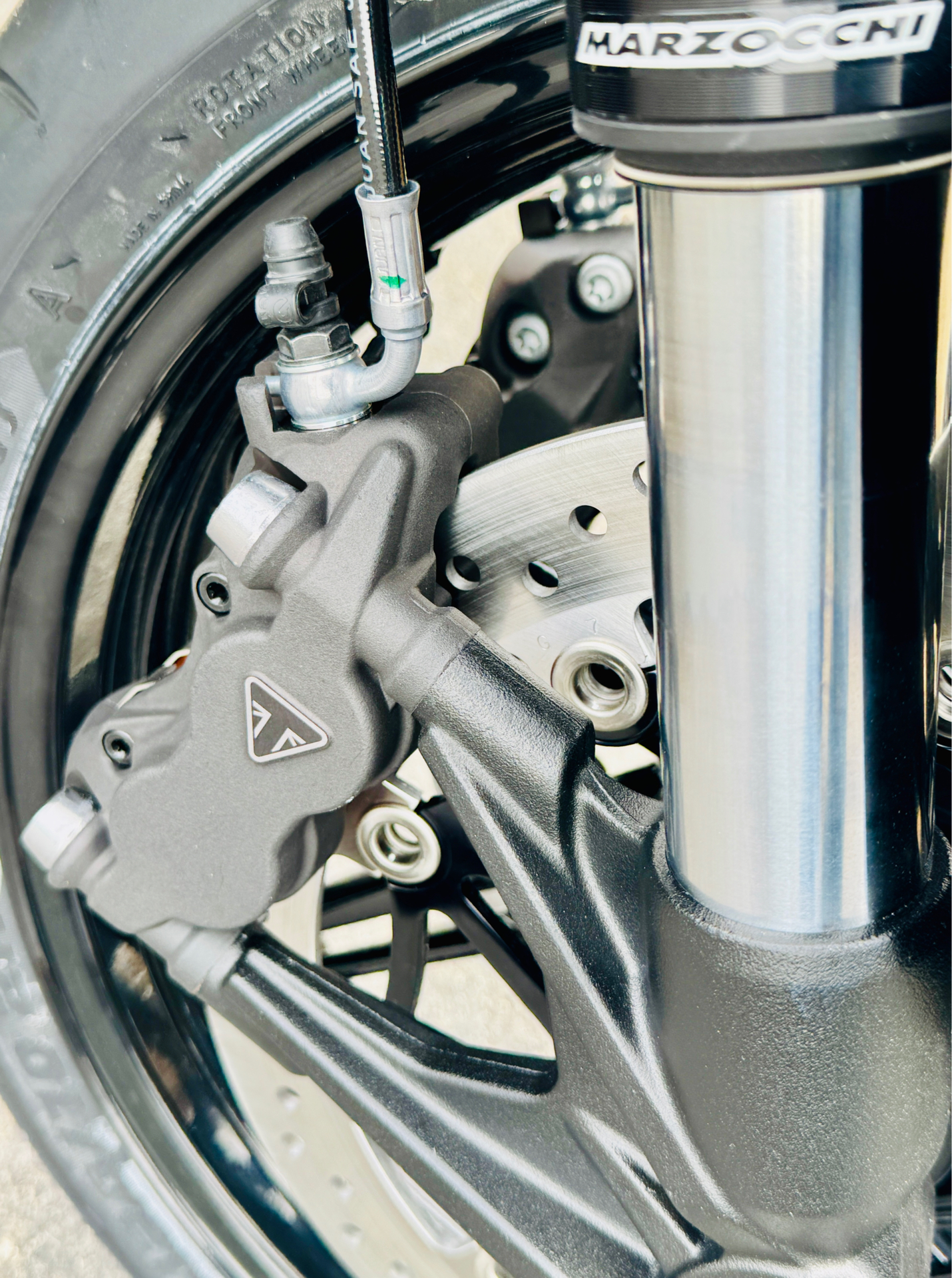 2025 Triumph Speed Twin 1200 in Foxboro, Massachusetts - Photo 15