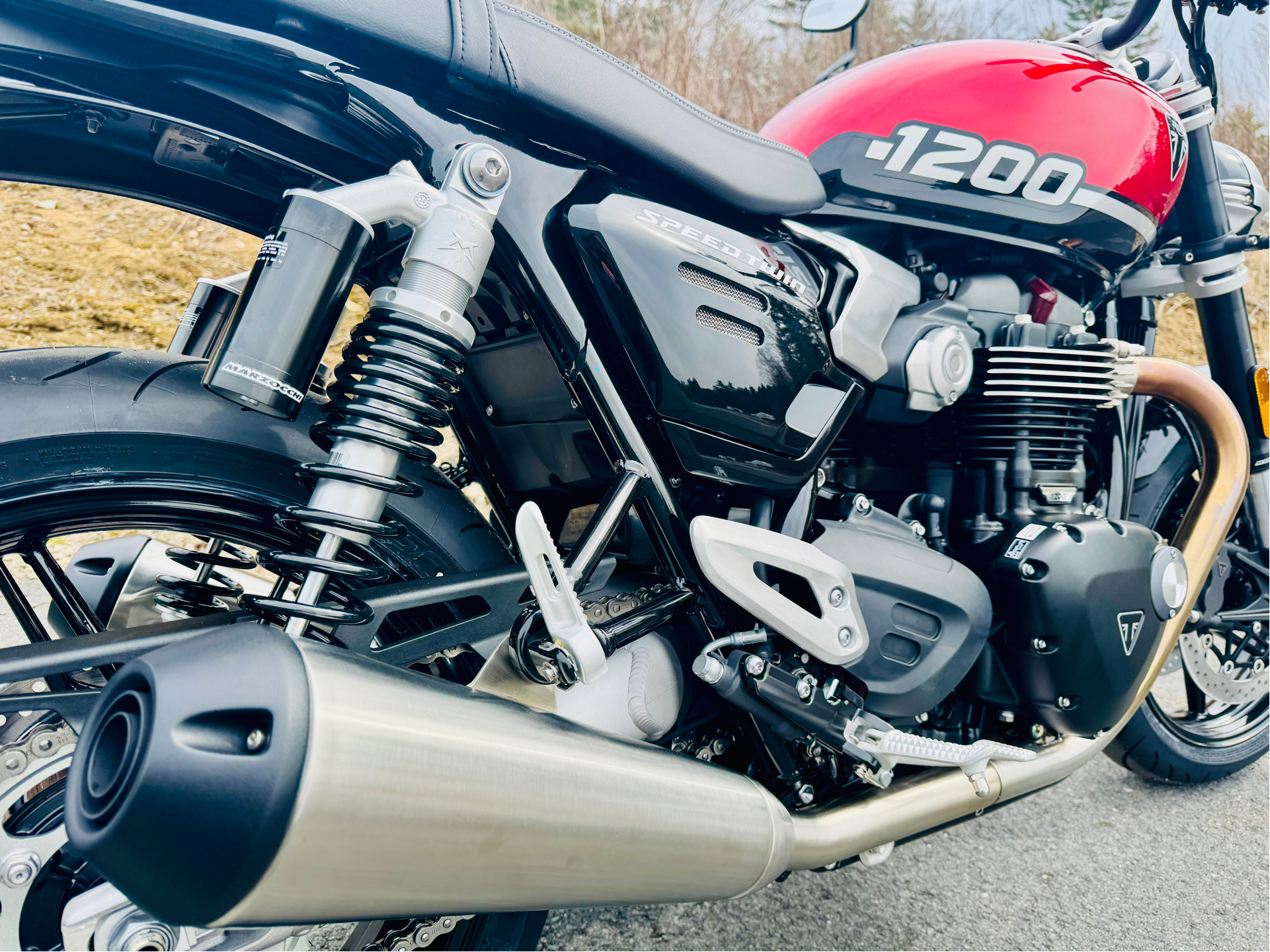 2025 Triumph Speed Twin 1200 in Foxboro, Massachusetts - Photo 8
