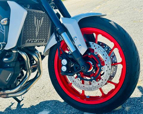 2020 Yamaha MT-09 in Foxboro, Massachusetts - Photo 14