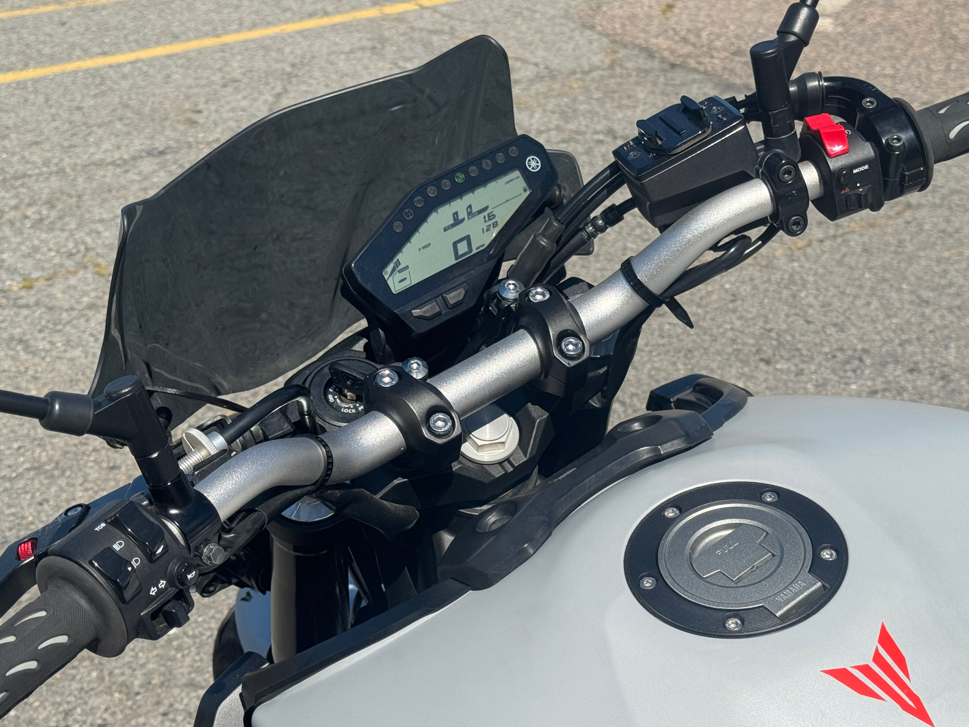 2020 Yamaha MT-09 in Foxboro, Massachusetts - Photo 10
