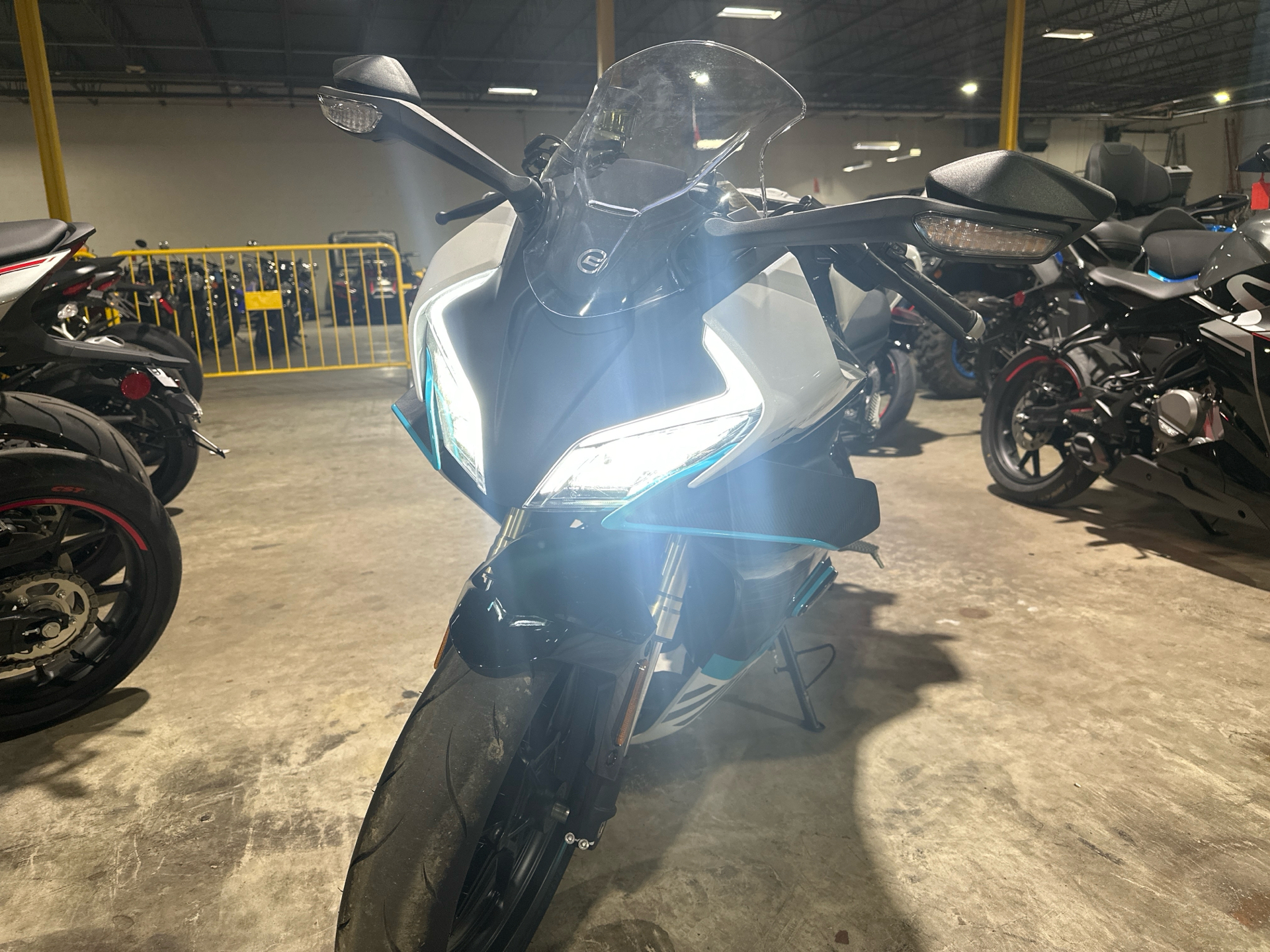 2023 CFMOTO 450SS in Foxboro, Massachusetts - Photo 7