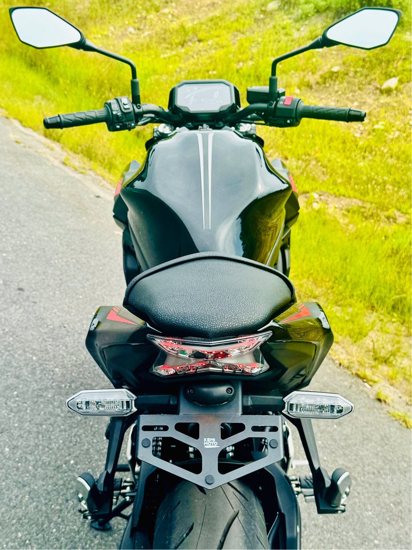 2023 Kawasaki Z650 in Foxboro, Massachusetts - Photo 6