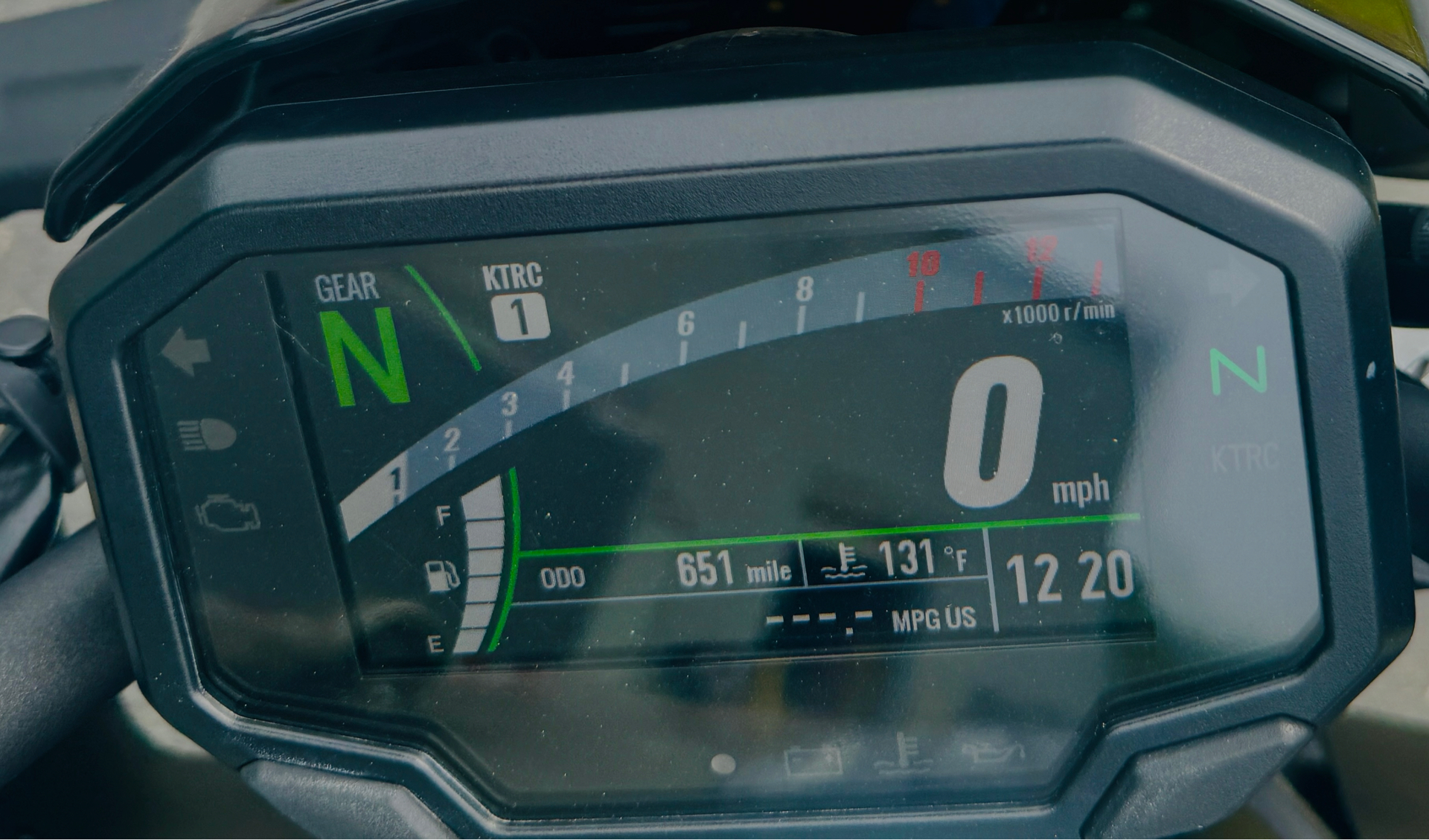 2023 Kawasaki Z650 in Foxboro, Massachusetts - Photo 11