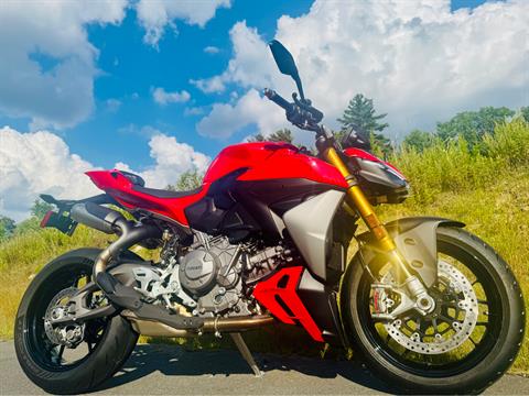 2026 Ducati Streetfighter V2 S in Foxboro, Massachusetts - Photo 5