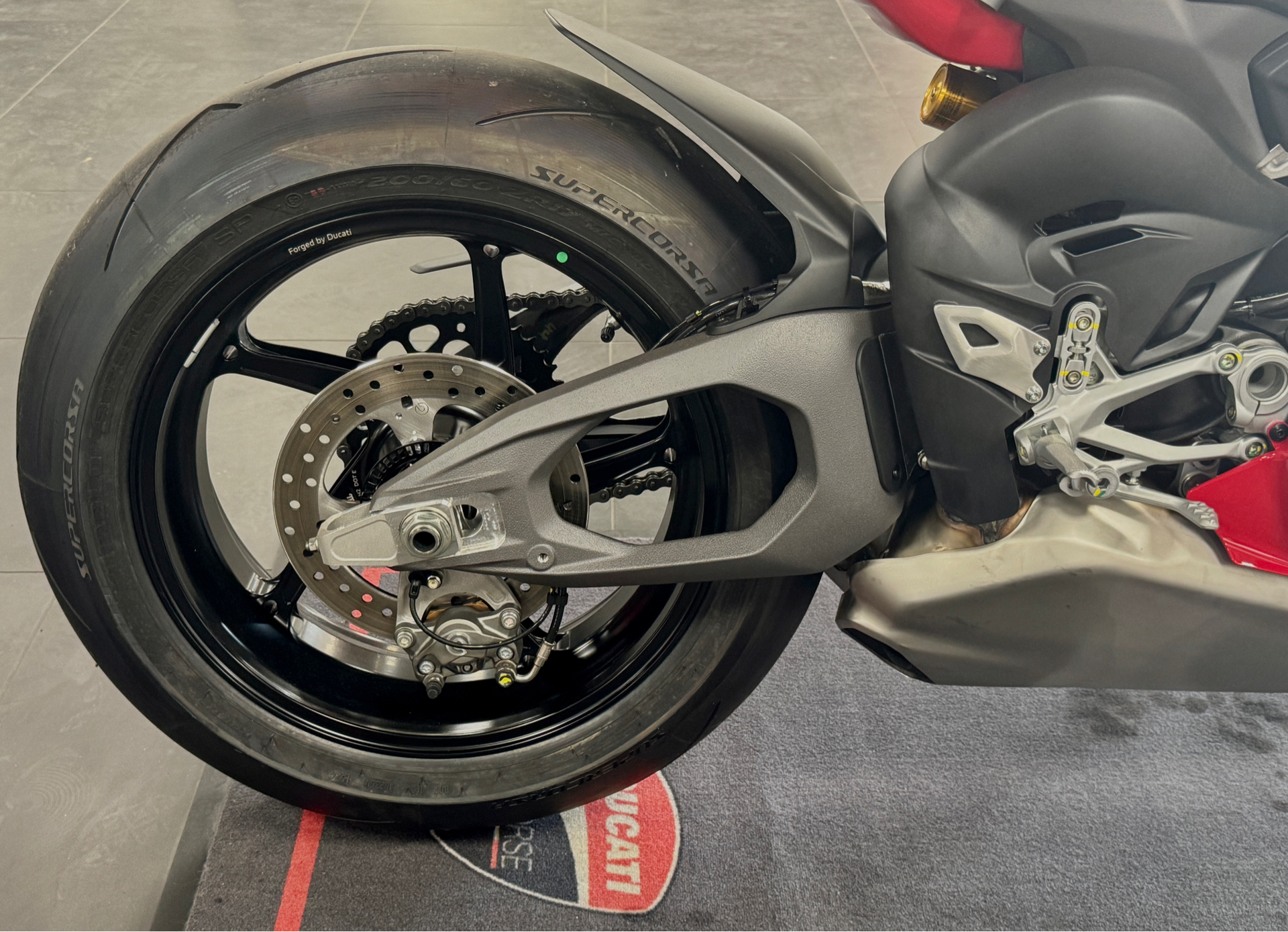 2025 Ducati Panigale V4 S in Foxboro, Massachusetts - Photo 14