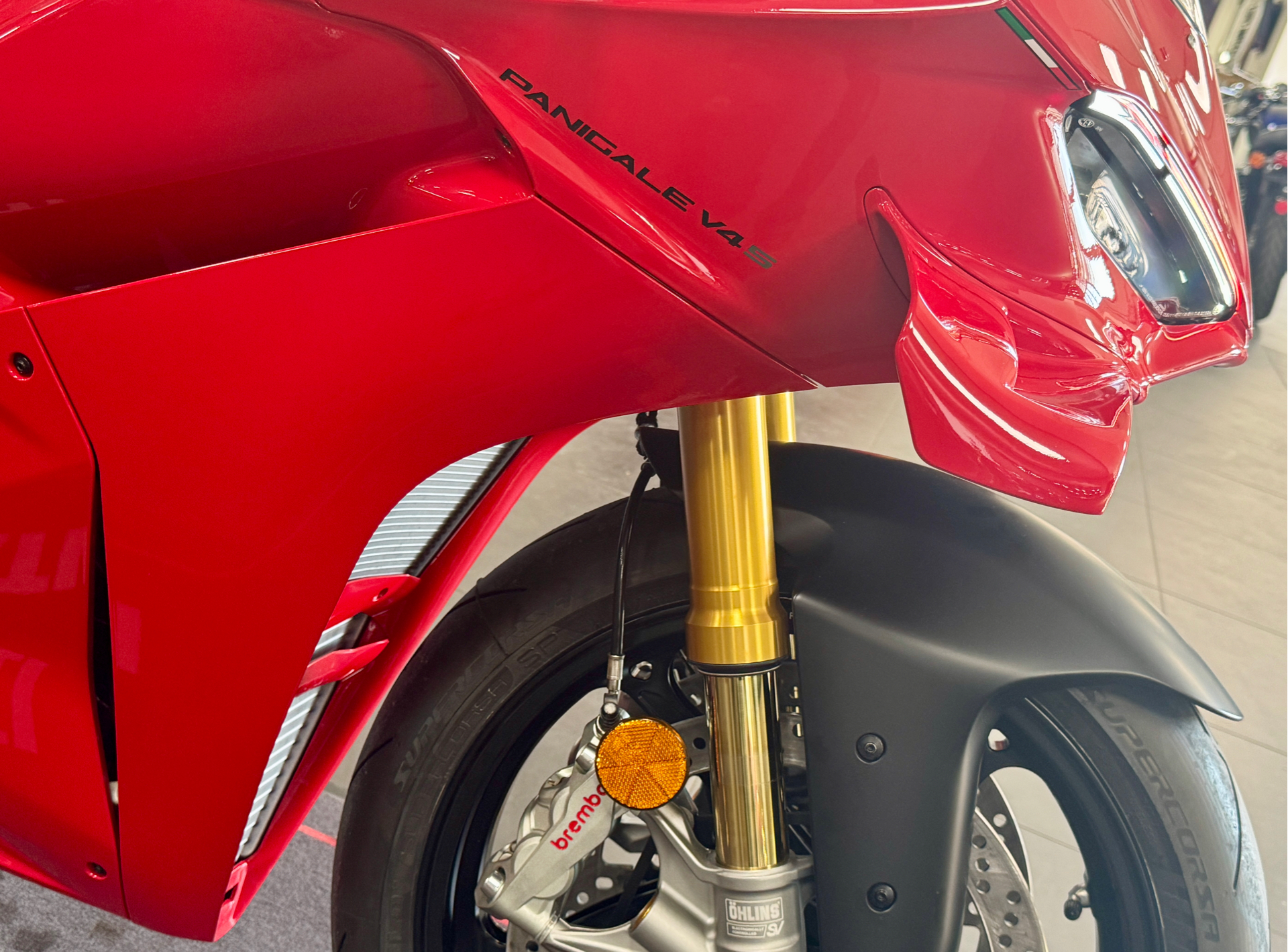 2025 Ducati Panigale V4 S in Foxboro, Massachusetts - Photo 24