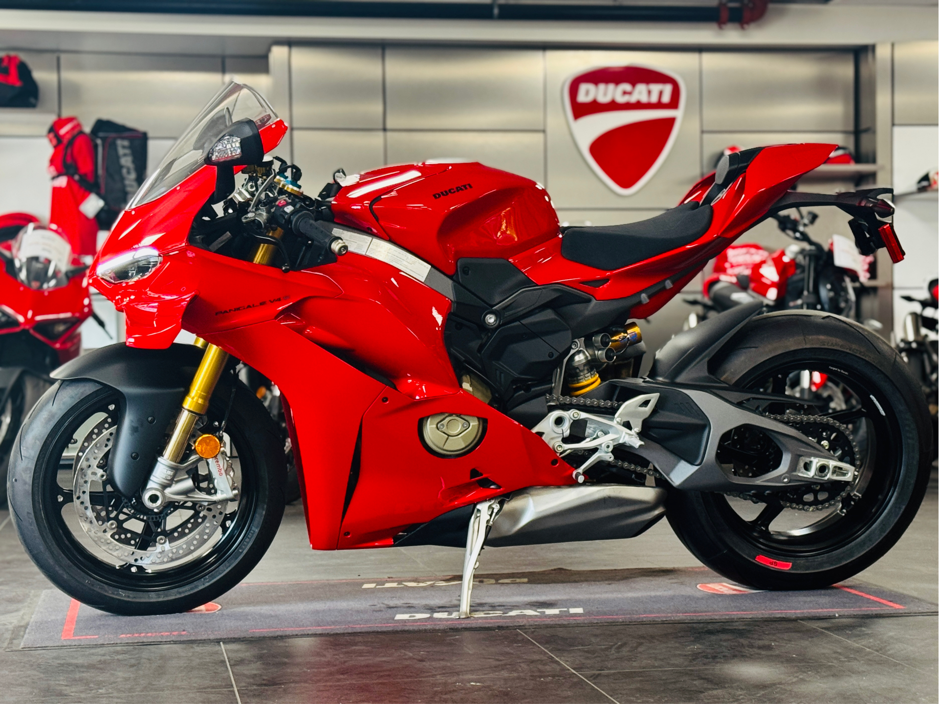 2025 Ducati Panigale V4 S in Foxboro, Massachusetts - Photo 3