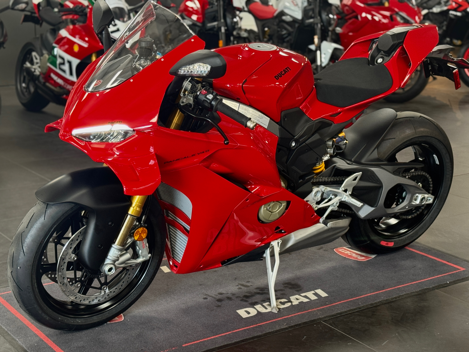 2025 Ducati Panigale V4 S in Foxboro, Massachusetts - Photo 21
