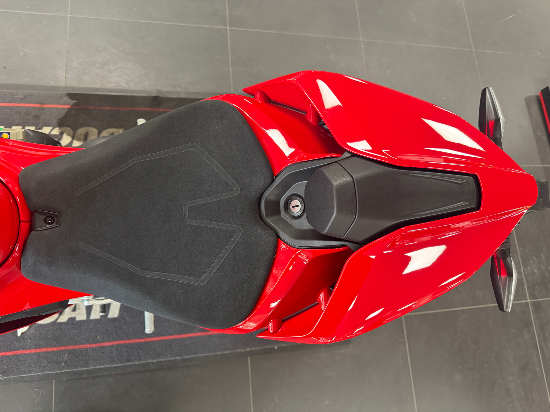 2025 Ducati Panigale V4 S in Foxboro, Massachusetts - Photo 22
