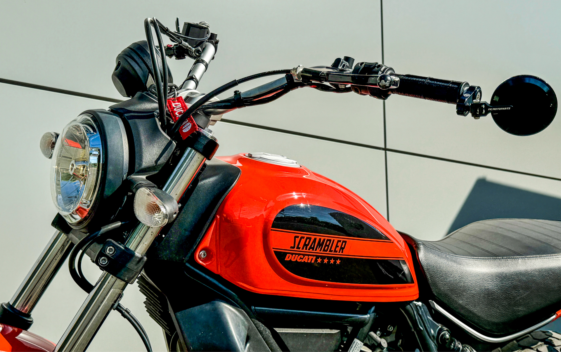 2018 Ducati Scrambler Sixty2 in Foxboro, Massachusetts - Photo 11