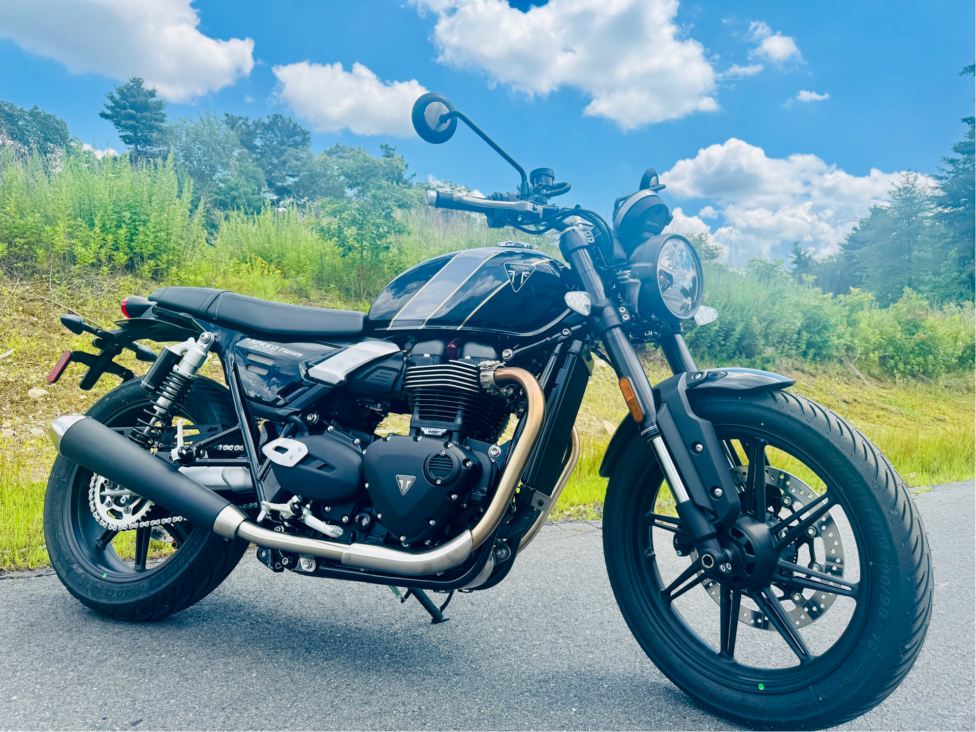 2025 Triumph Speed Twin 900 in Foxboro, Massachusetts - Photo 9
