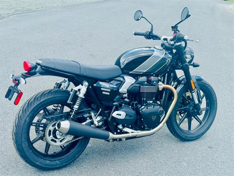 2025 Triumph Speed Twin 900 in Foxboro, Massachusetts - Photo 22