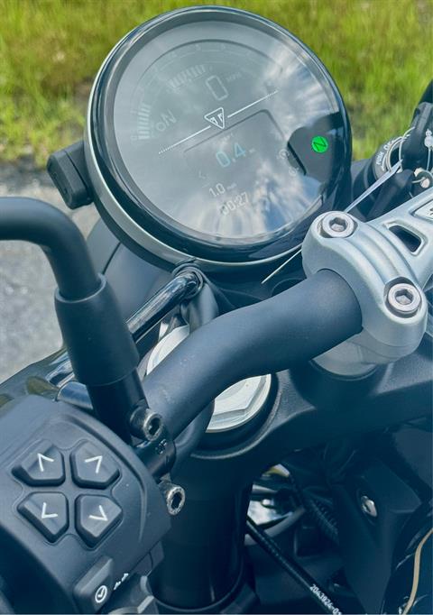 2025 Triumph Speed Twin 900 in Foxboro, Massachusetts - Photo 8