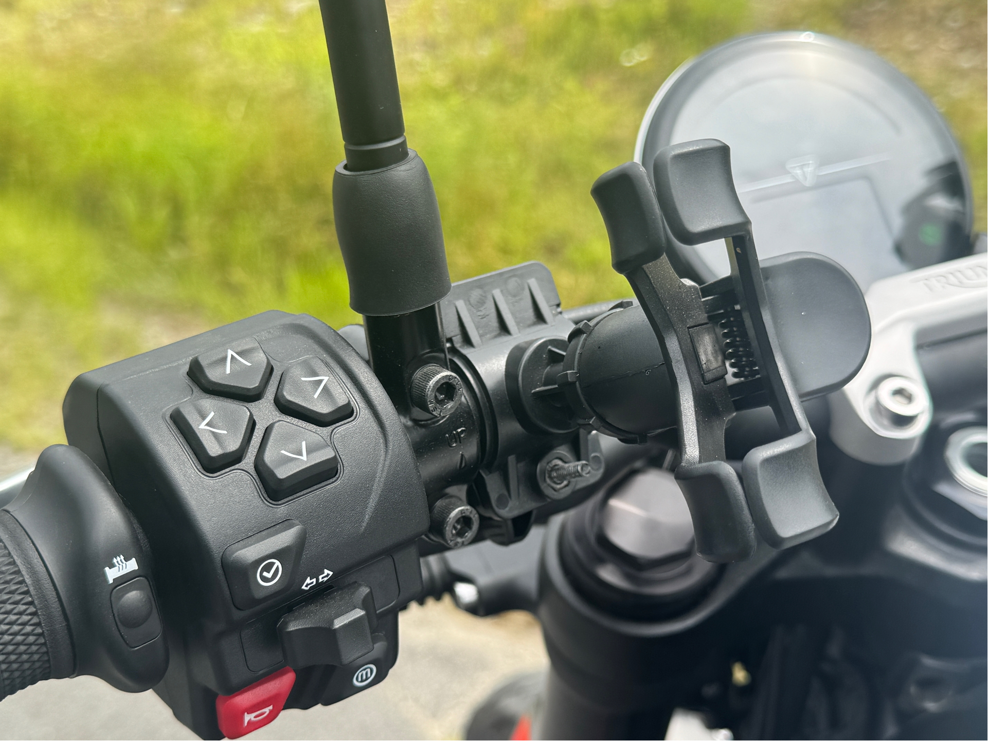2023 Triumph Trident 660 in Foxboro, Massachusetts - Photo 6