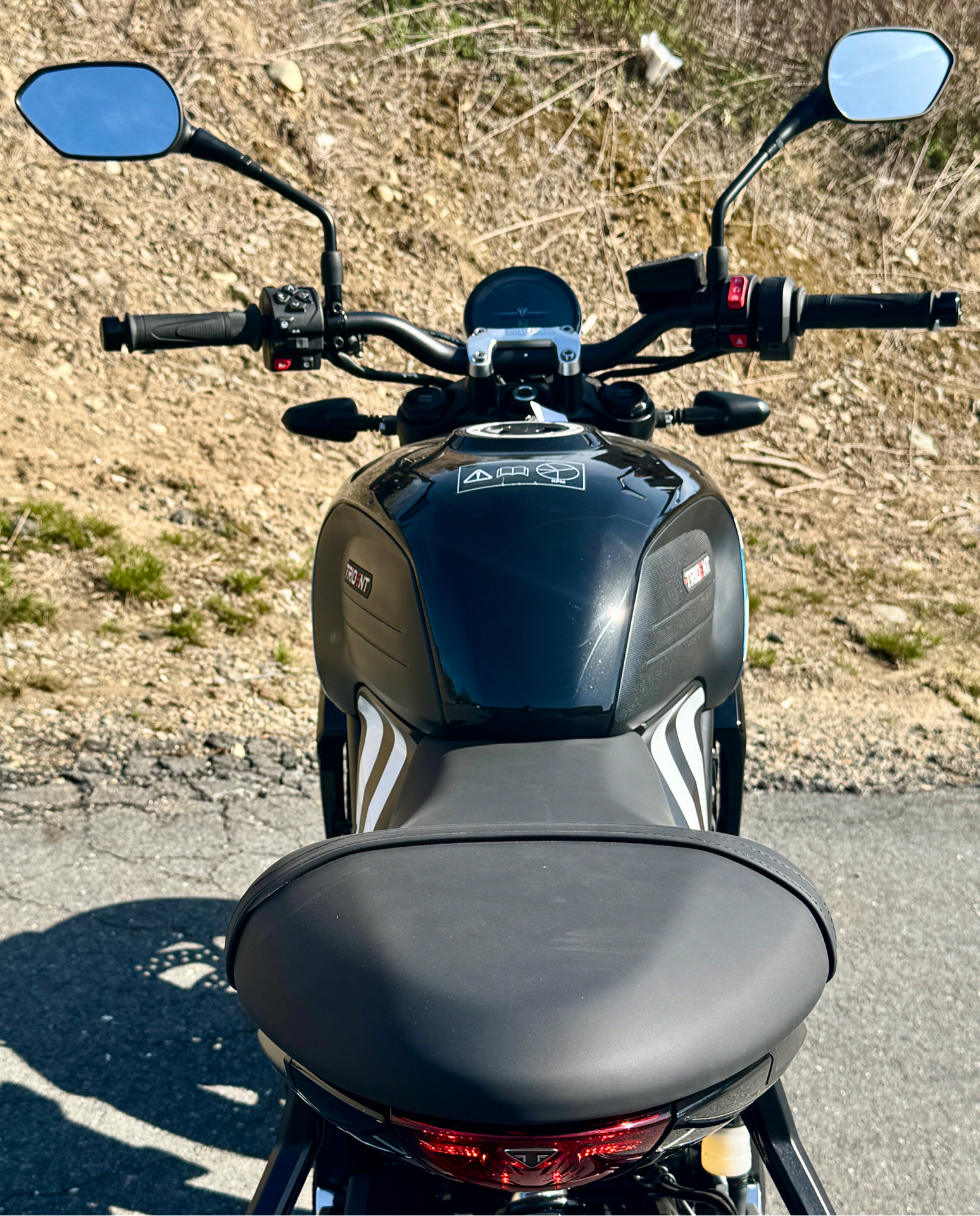 2025 Triumph Trident 660 in Foxboro, Massachusetts - Photo 9