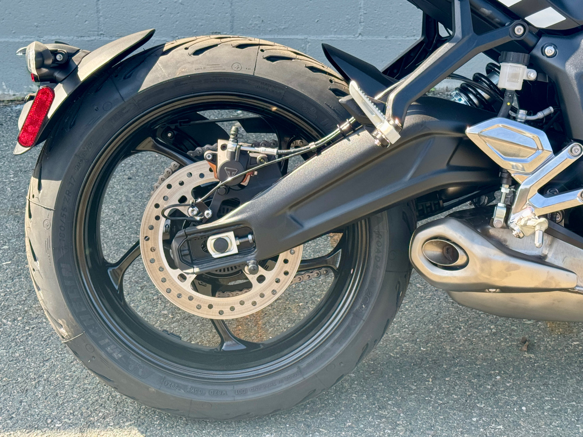 2025 Triumph Trident 660 in Foxboro, Massachusetts - Photo 24