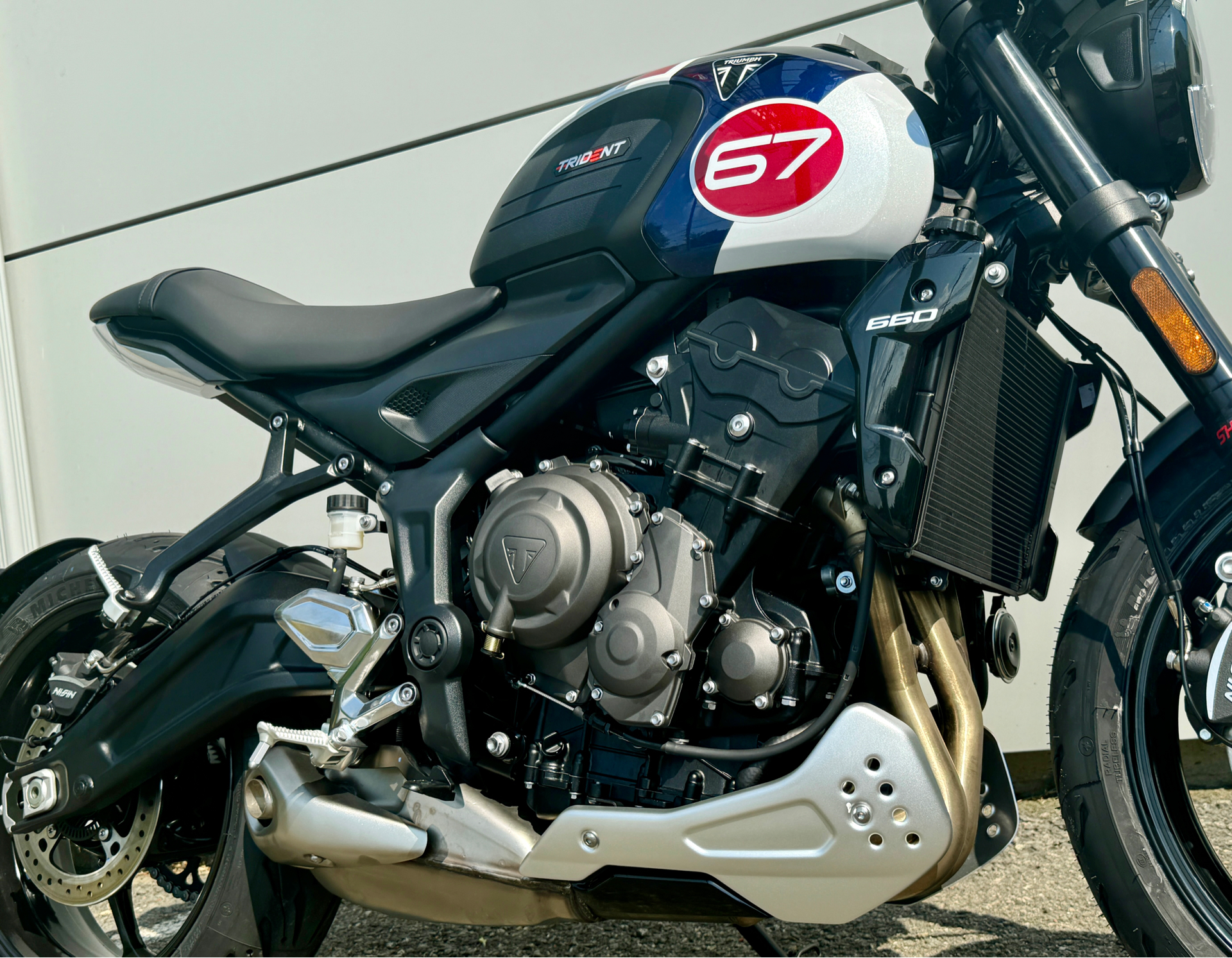2025 Triumph Trident 660 Triple Tribute Edition in Foxboro, Massachusetts - Photo 6