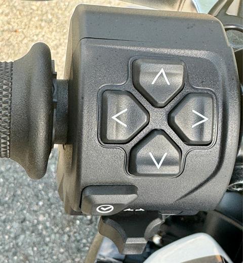 2025 Triumph Trident 660 Triple Tribute Edition in Foxboro, Massachusetts - Photo 5