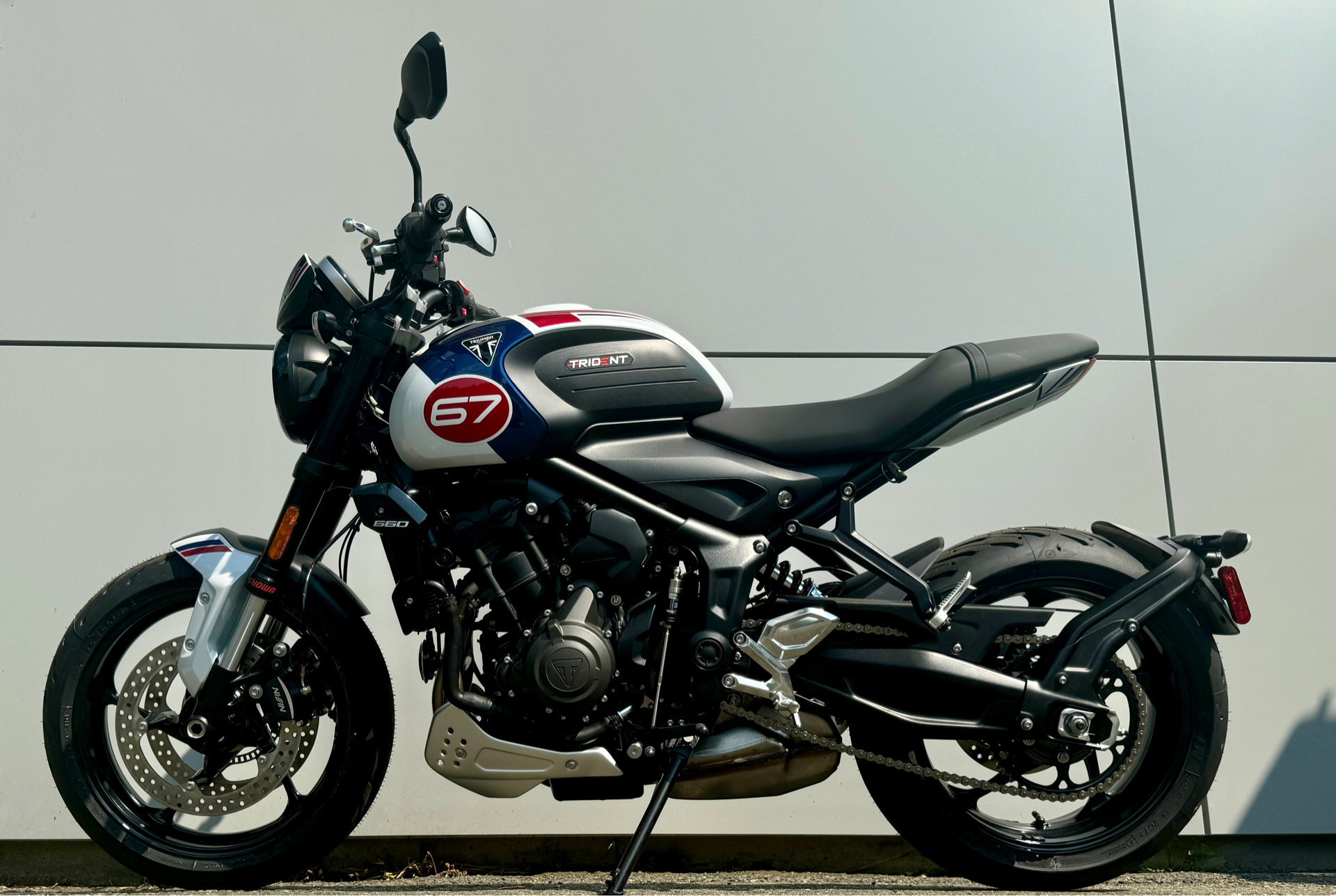 2025 Triumph Trident 660 Triple Tribute Edition in Foxboro, Massachusetts - Photo 3