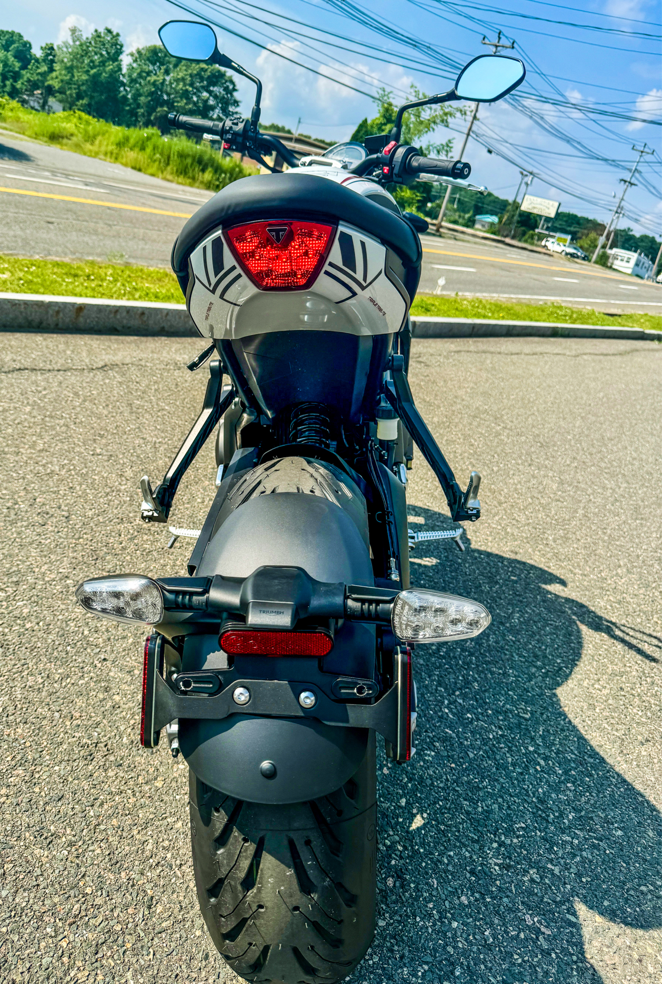 2025 Triumph Trident 660 Triple Tribute Edition in Foxboro, Massachusetts - Photo 9