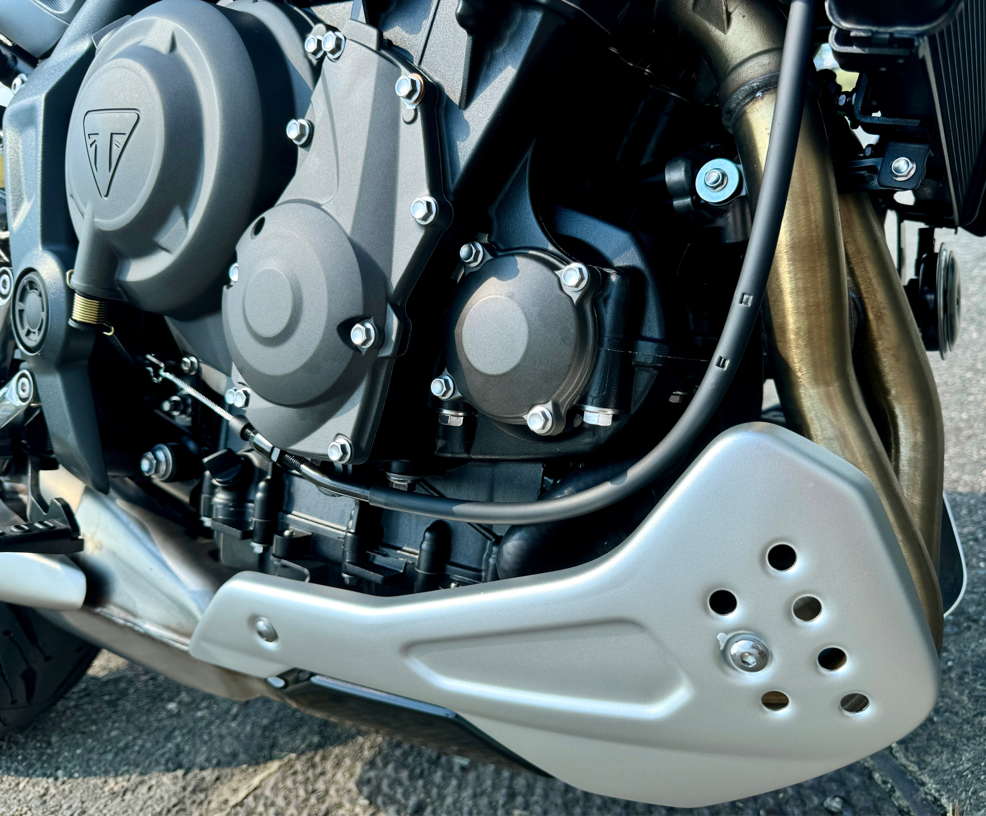 2025 Triumph Trident 660 Triple Tribute Edition in Foxboro, Massachusetts - Photo 26