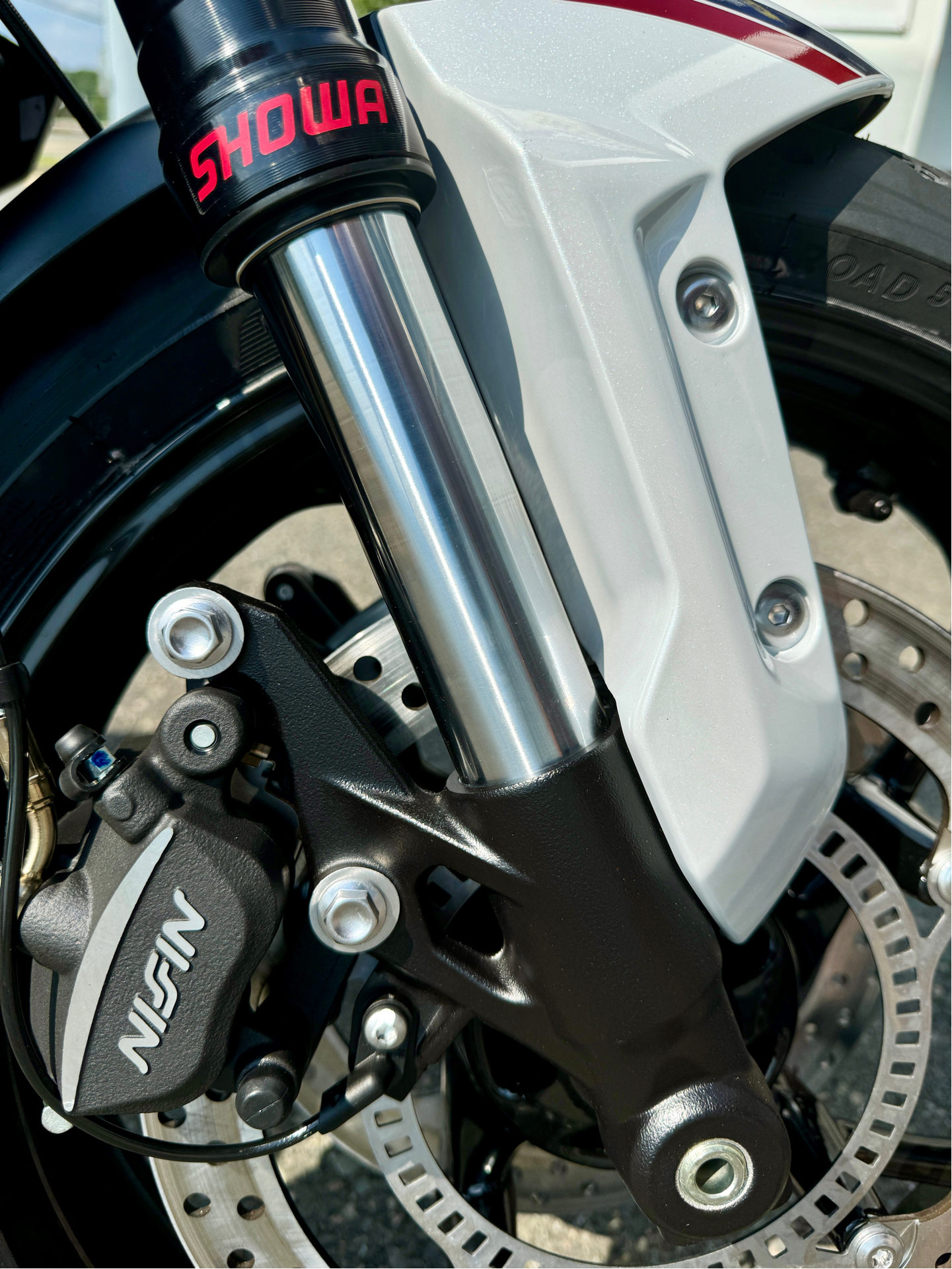 2025 Triumph Trident 660 Triple Tribute Edition in Foxboro, Massachusetts - Photo 28