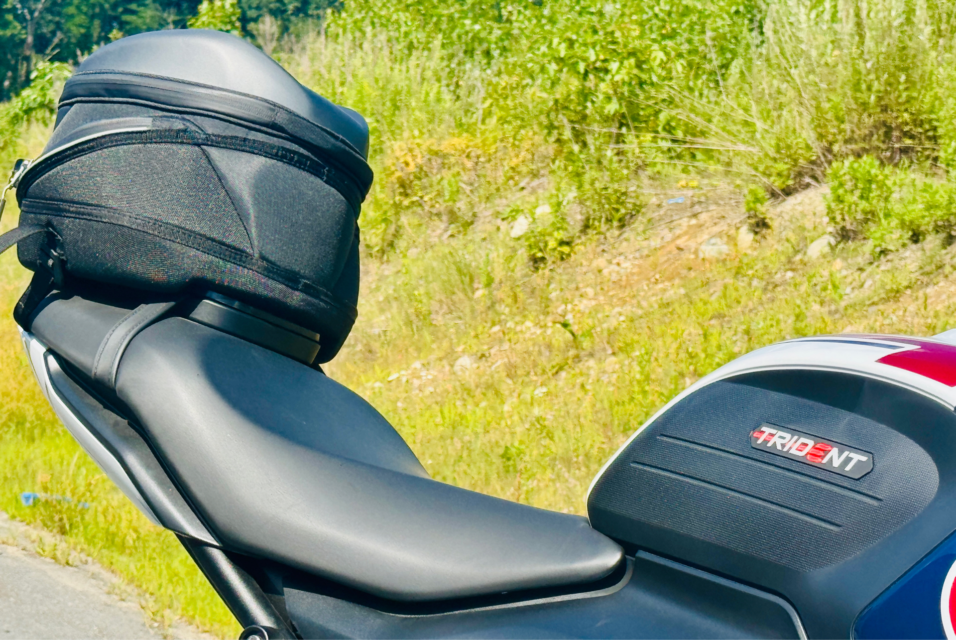 2025 Triumph Trident 660 Triple Tribute Edition in Foxboro, Massachusetts - Photo 6