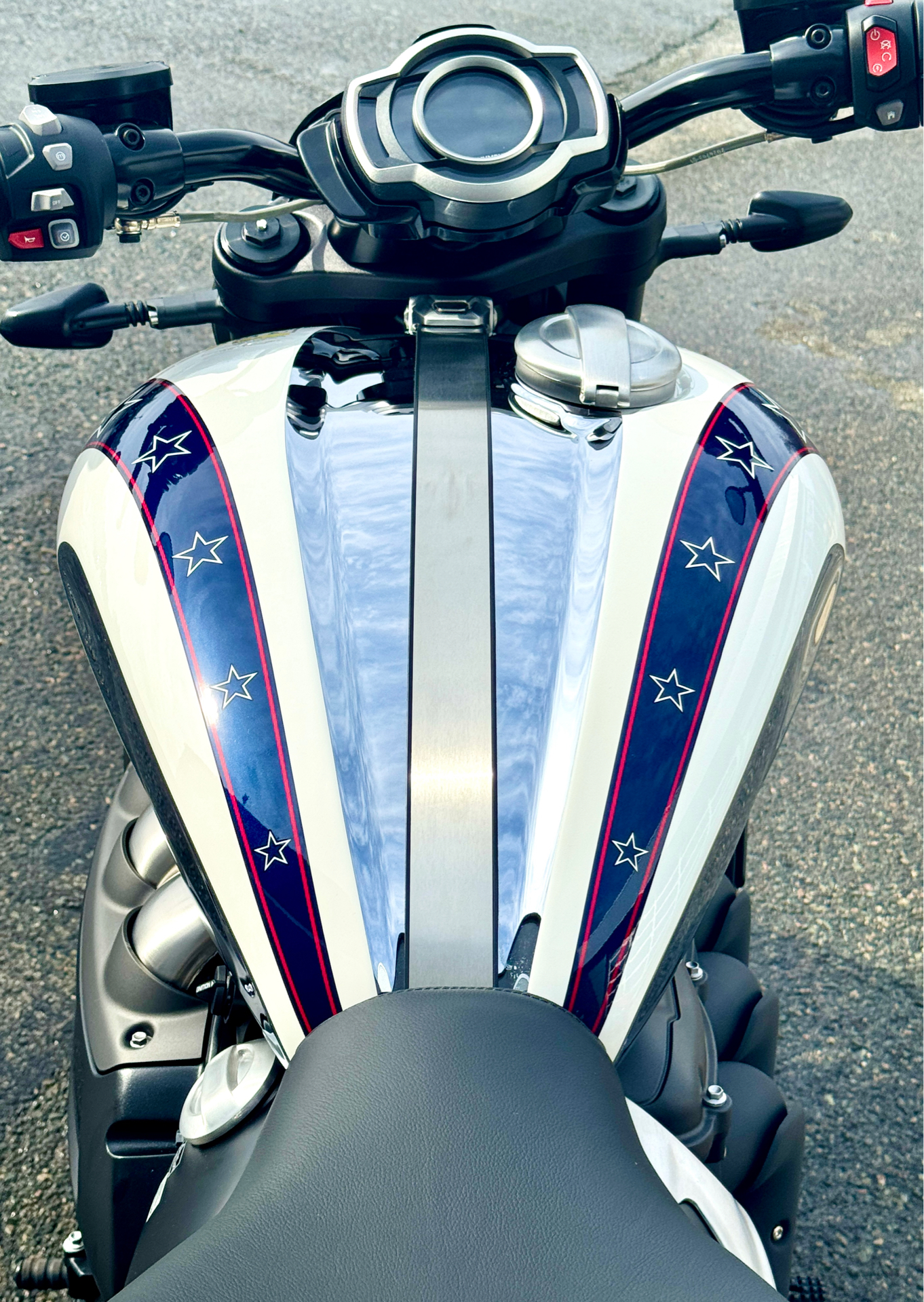 2025 Triumph Rocket 3 Storm R Evel Knievel Limited Edition in Foxboro, Massachusetts - Photo 7