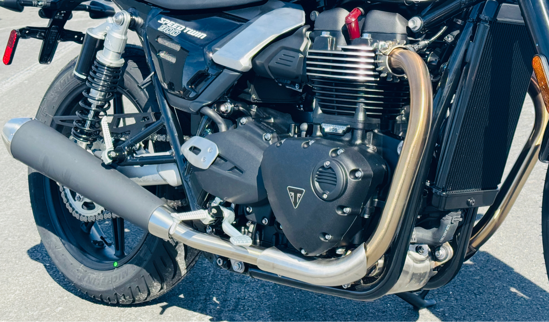 2025 Triumph Speed Twin 900 in Foxboro, Massachusetts - Photo 9