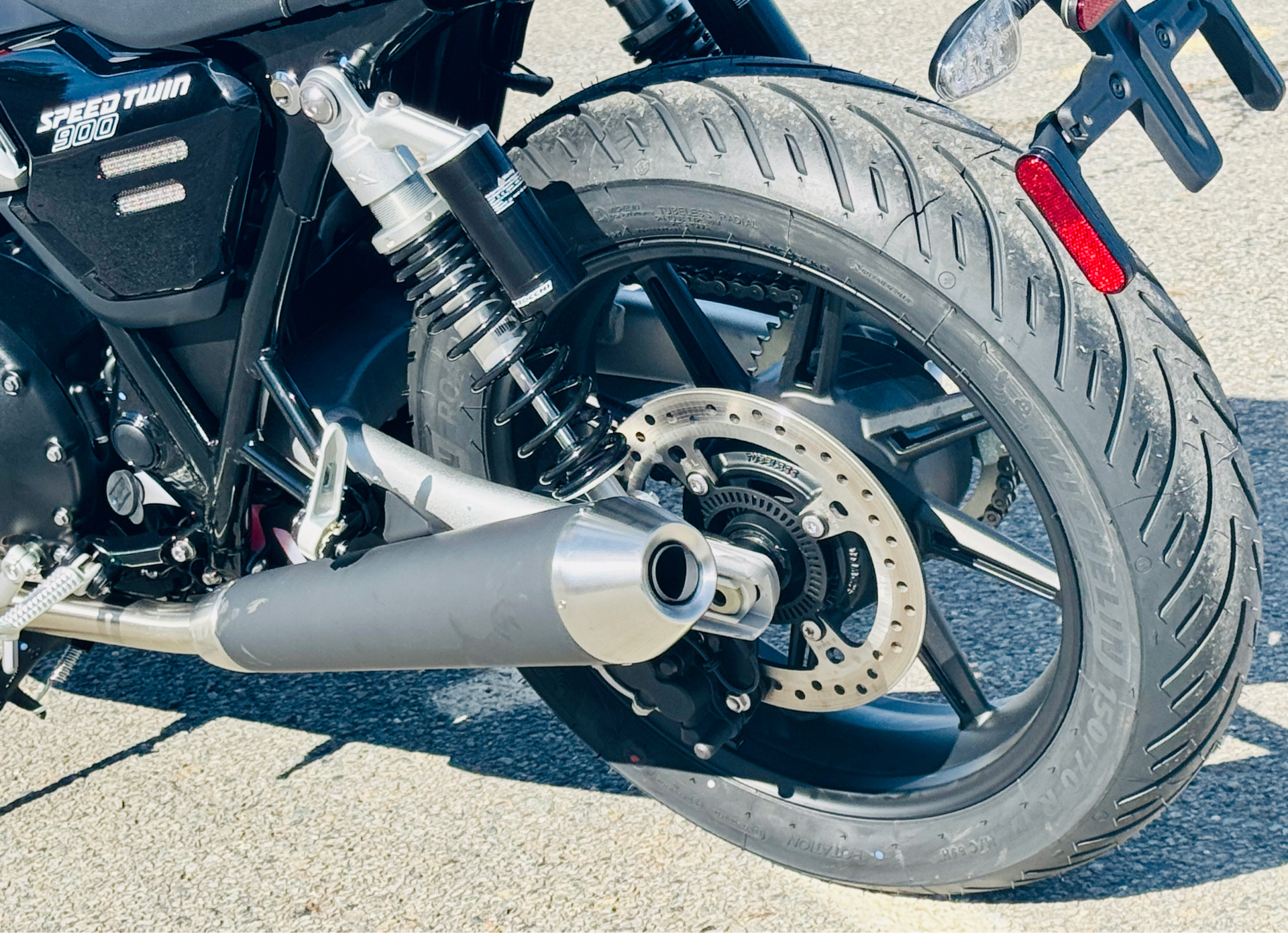 2025 Triumph Speed Twin 900 in Foxboro, Massachusetts - Photo 27