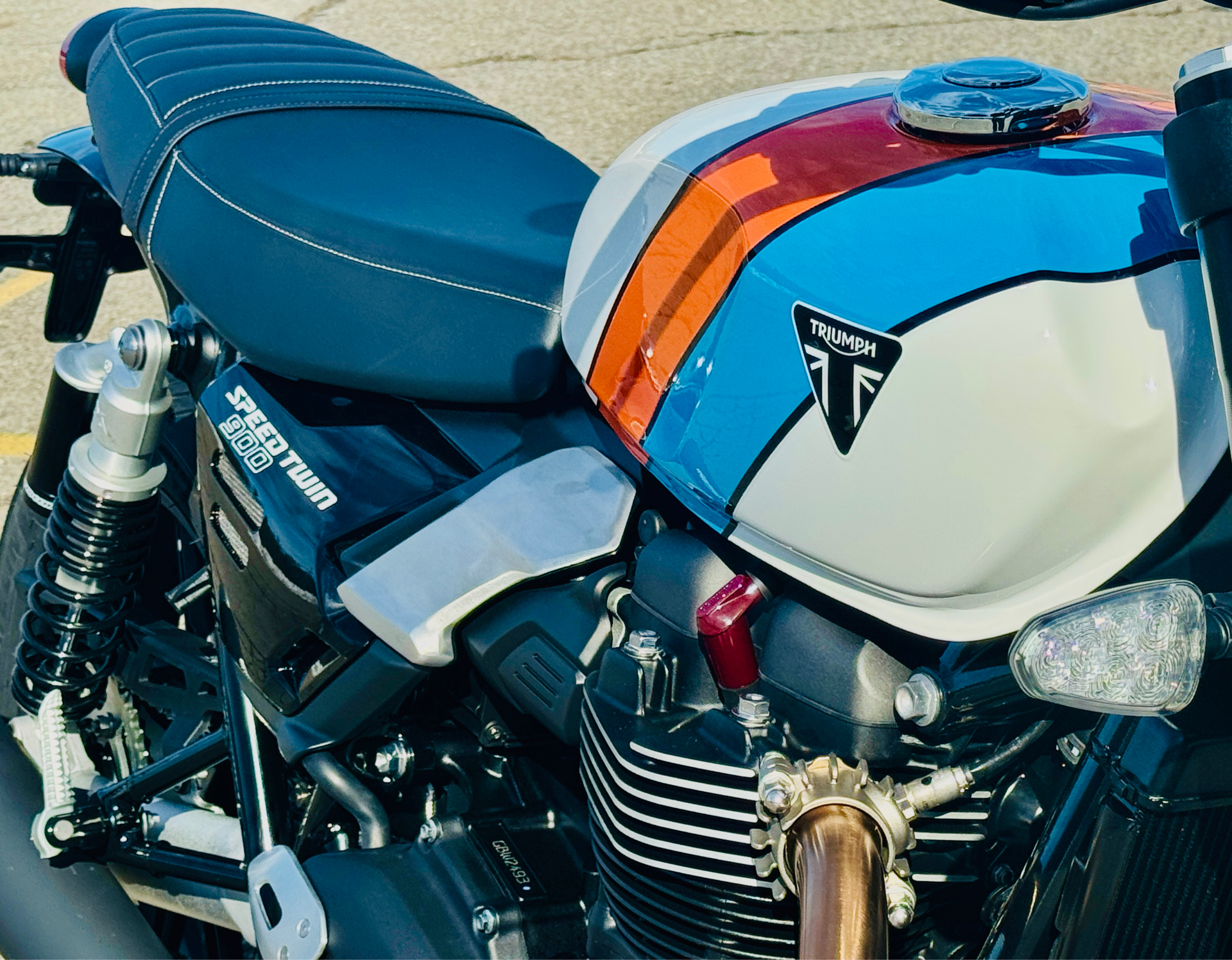 2025 Triumph Speed Twin 900 in Foxboro, Massachusetts - Photo 16