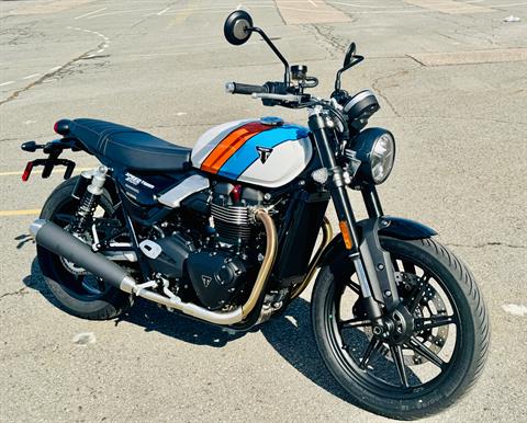 2025 Triumph Speed Twin 900 in Foxboro, Massachusetts - Photo 8