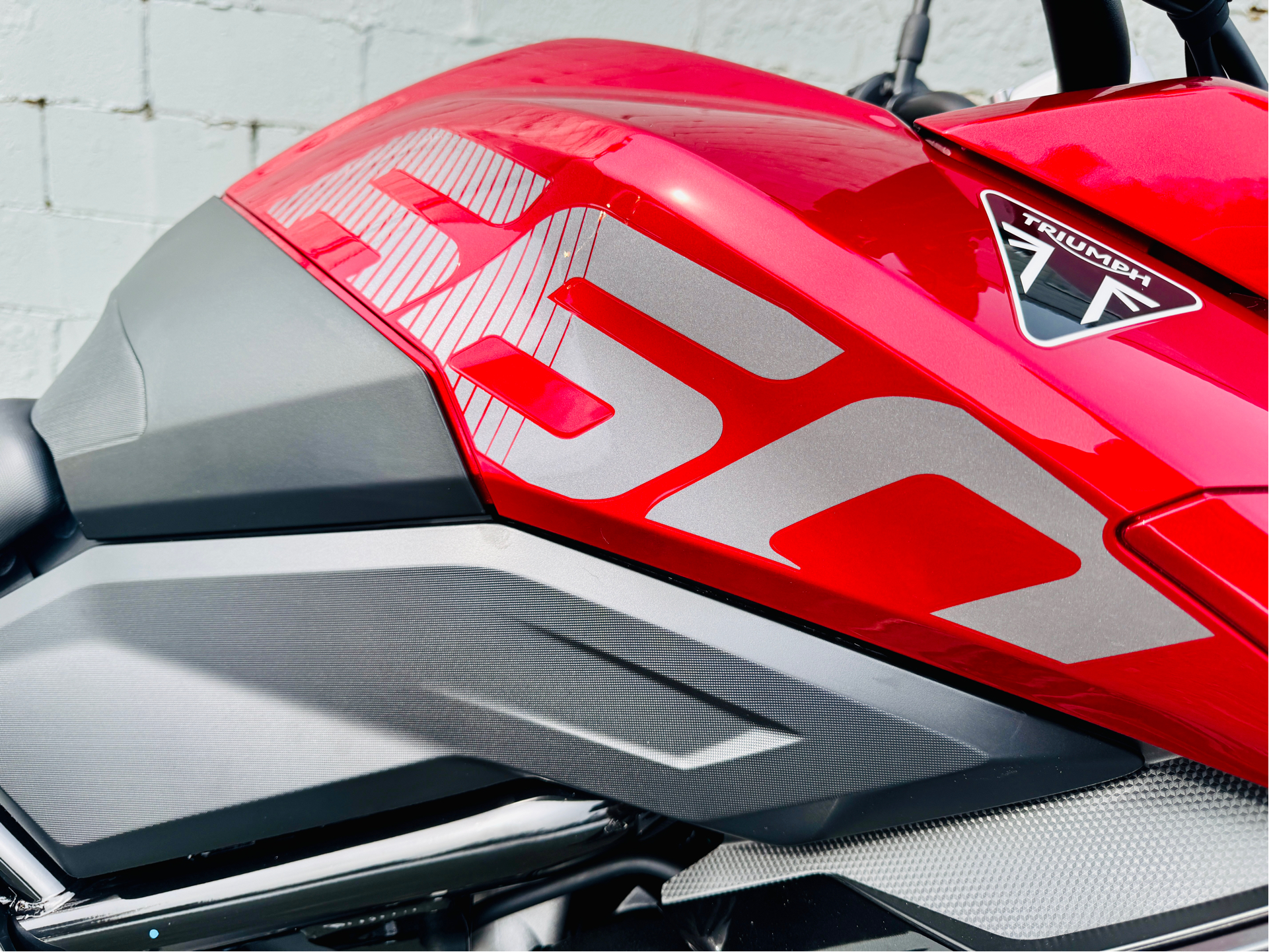 2025 Triumph Tiger Sport 660 in Foxboro, Massachusetts - Photo 9