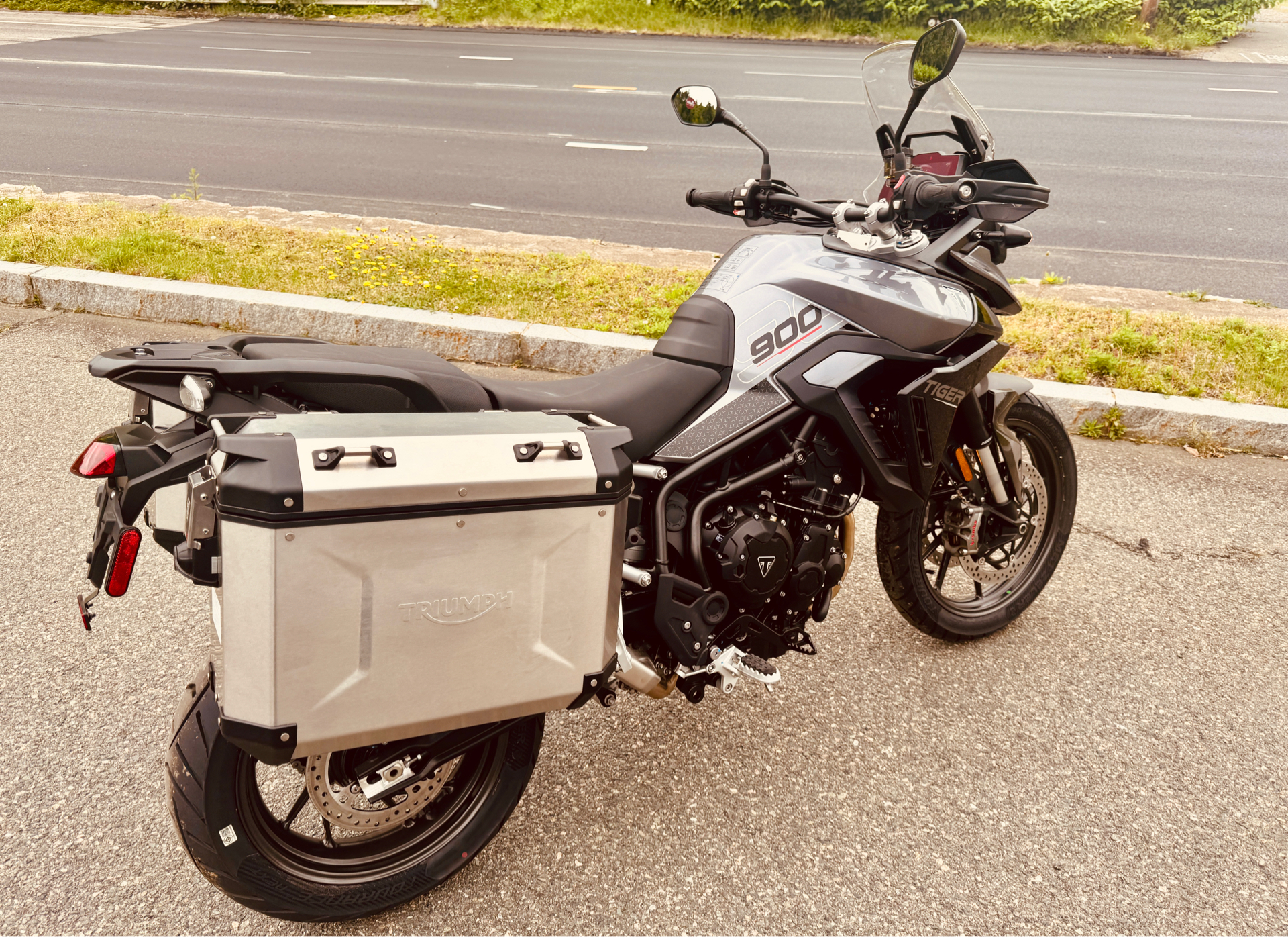 2024 Triumph Tiger 900 GT in Foxboro, Massachusetts - Photo 16