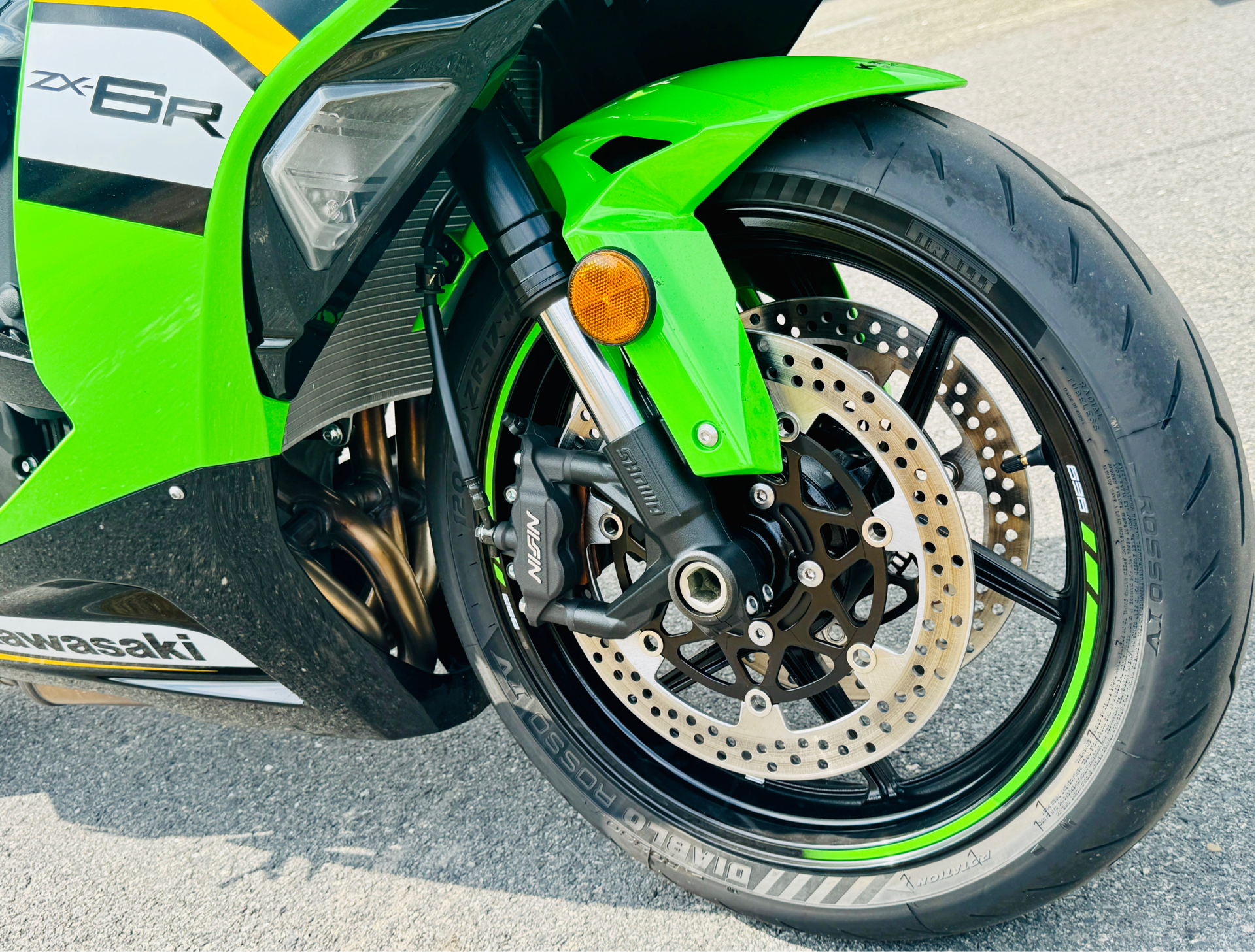 2025 Kawasaki Ninja ZX-6R KRT Edition in Foxboro, Massachusetts - Photo 12