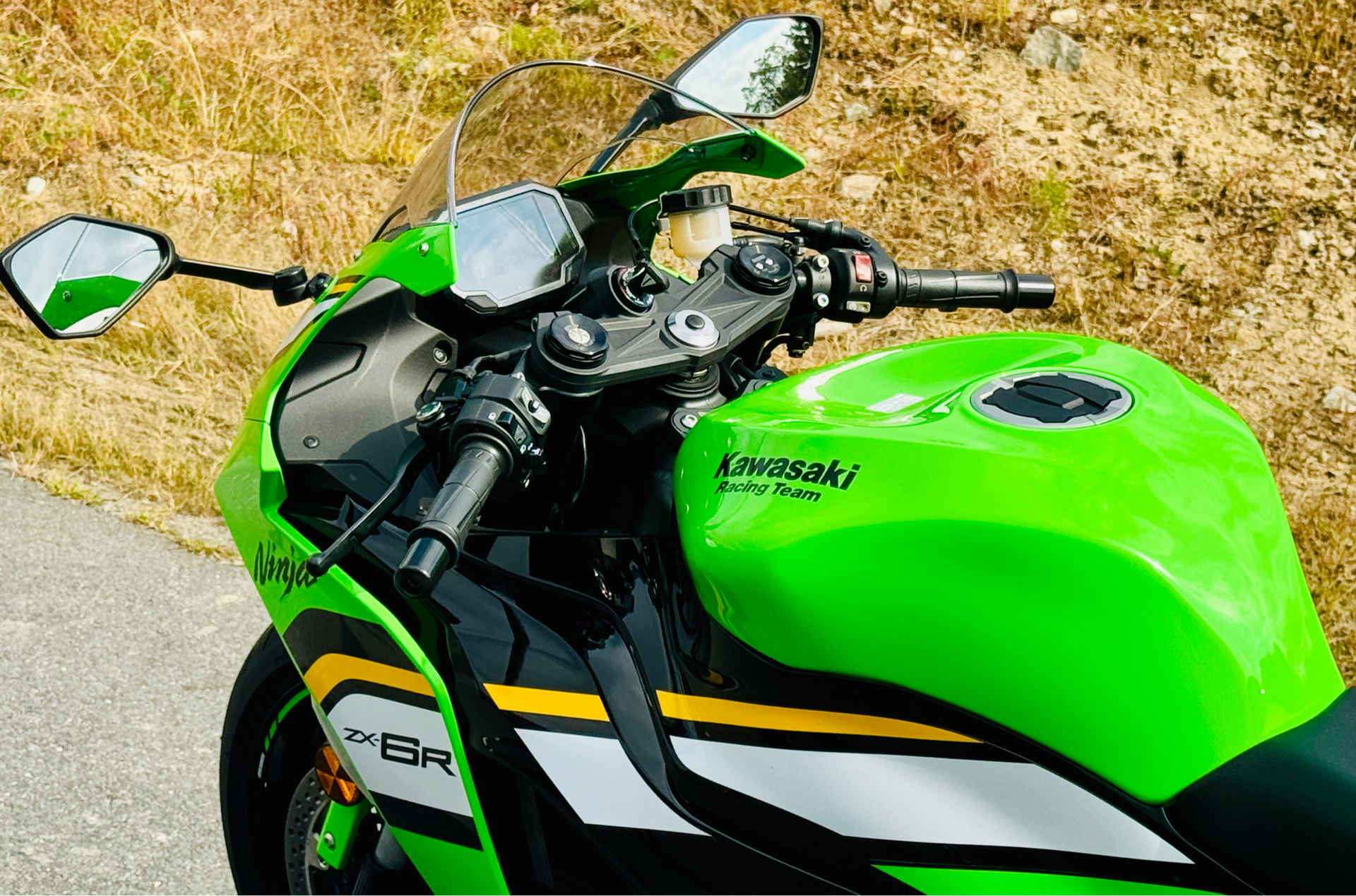 2025 Kawasaki Ninja ZX-6R KRT Edition in Foxboro, Massachusetts - Photo 16