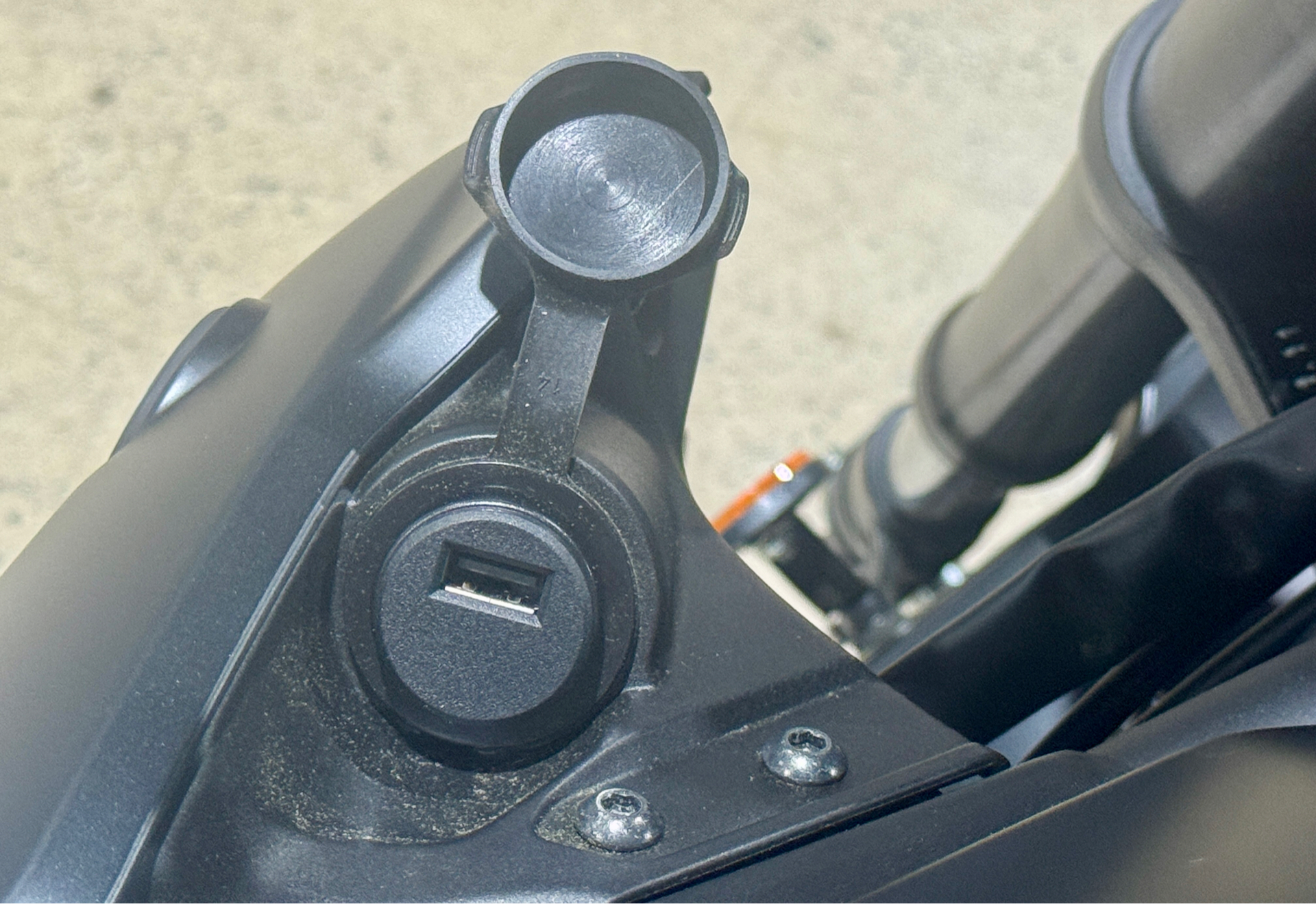 2025 Yamaha MT-03 in Foxboro, Massachusetts - Photo 12