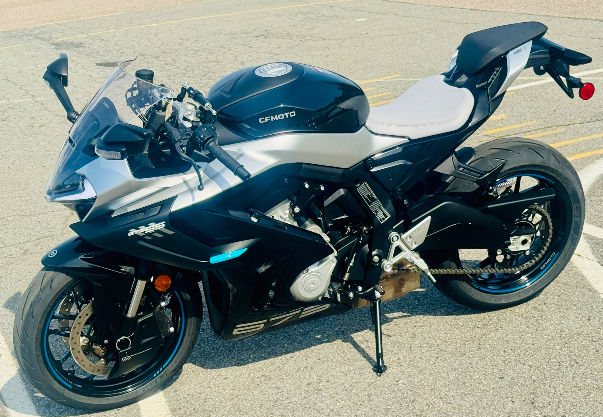 2025 CFMOTO 675SS in Foxboro, Massachusetts - Photo 3