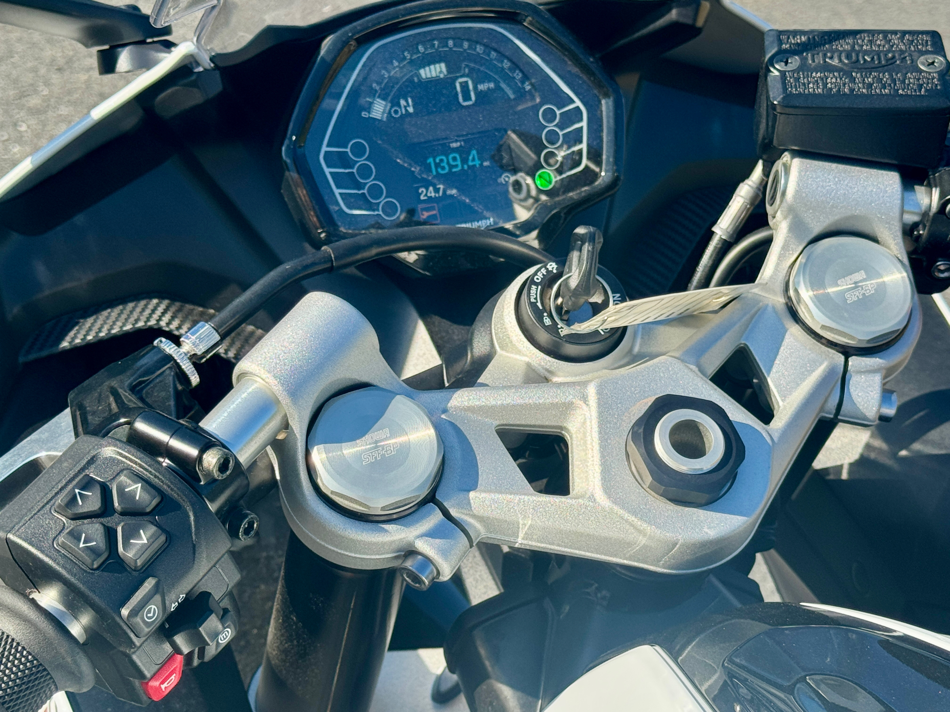 2025 Triumph Daytona 660 in Foxboro, Massachusetts - Photo 22