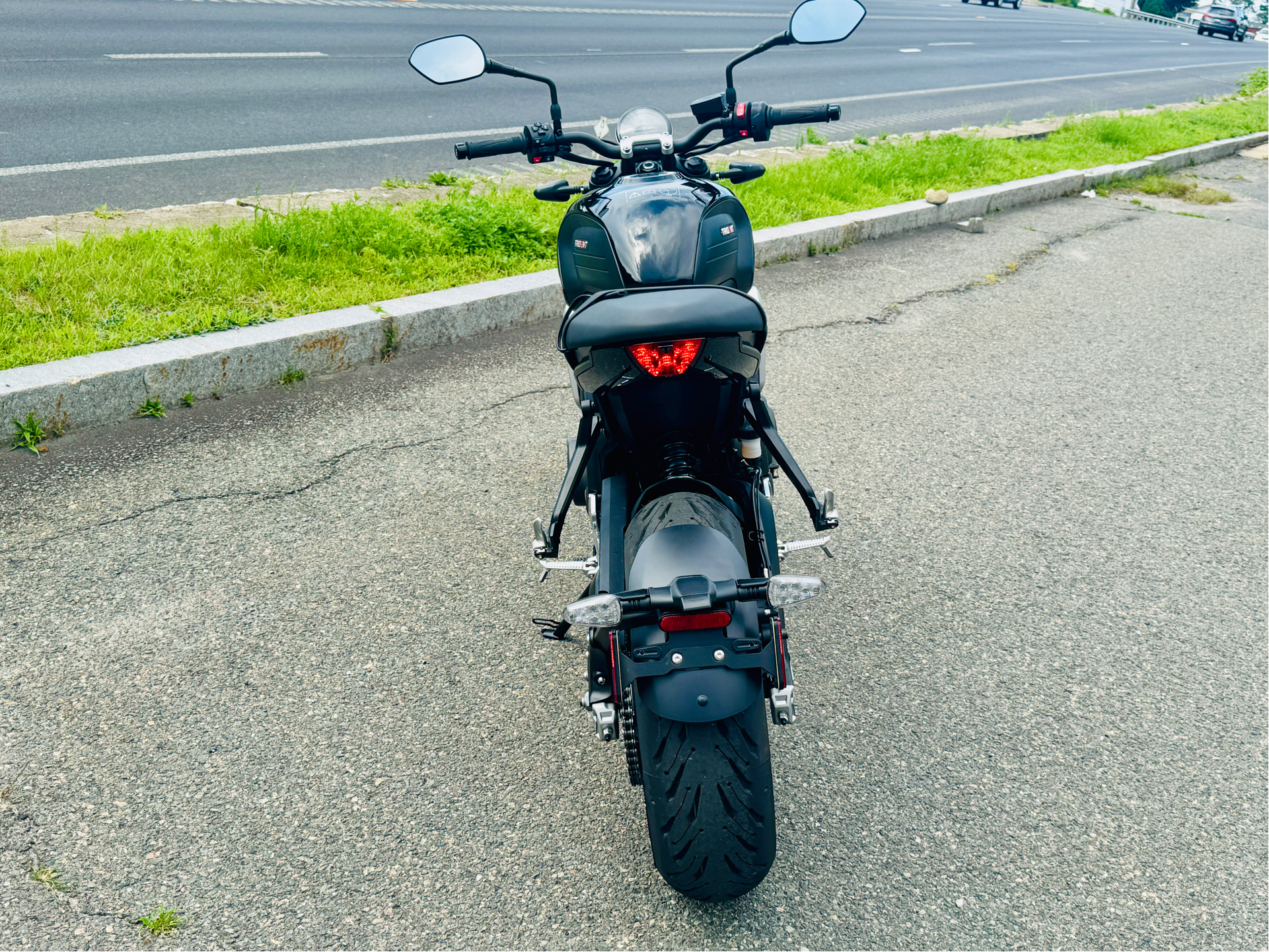 2024 Triumph Trident 660 in Foxboro, Massachusetts - Photo 13
