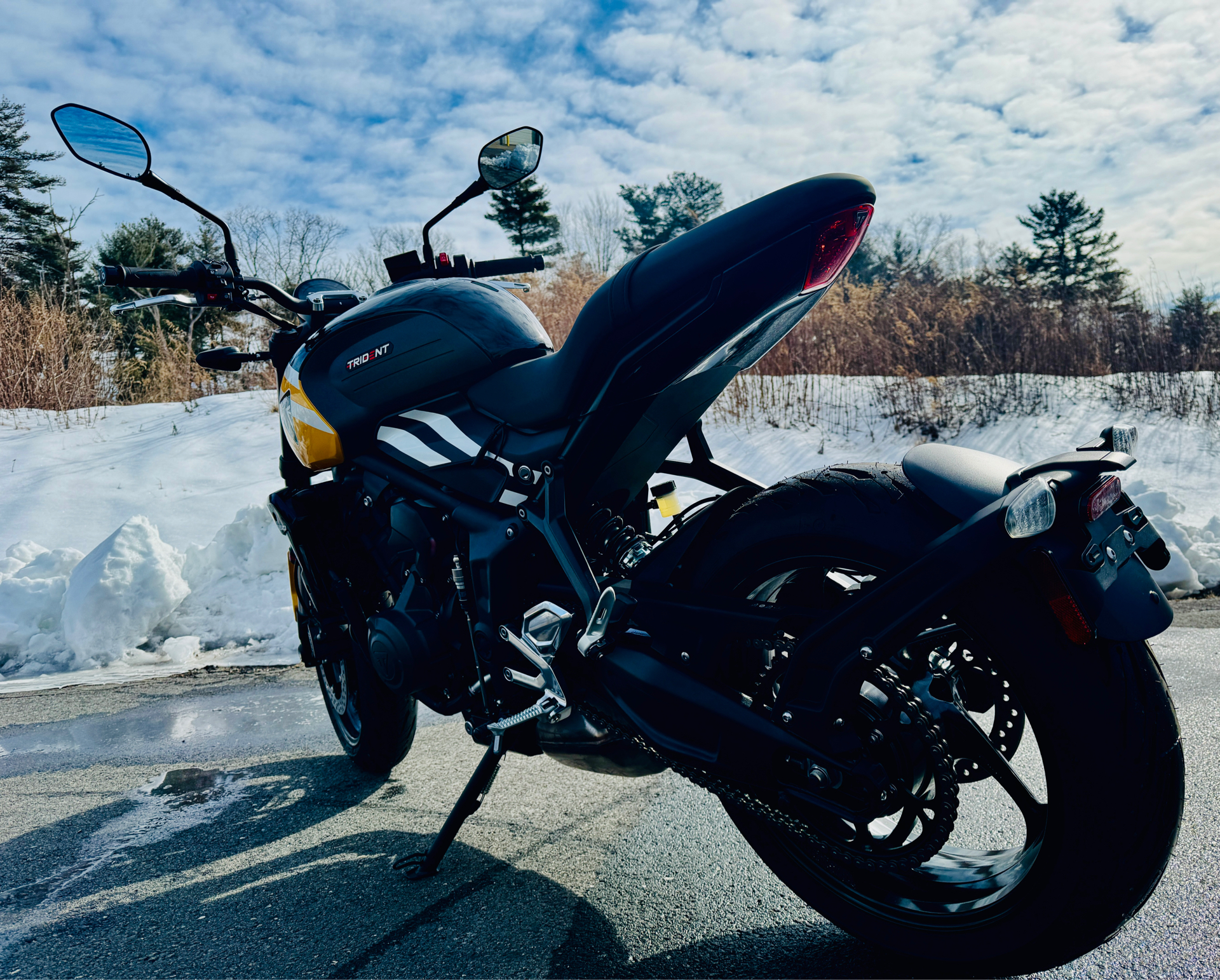 2025 Triumph Trident 660 in Foxboro, Massachusetts - Photo 9