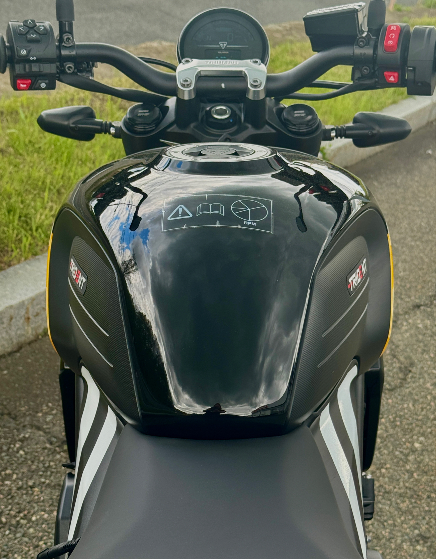 2025 Triumph Trident 660 in Foxboro, Massachusetts - Photo 22