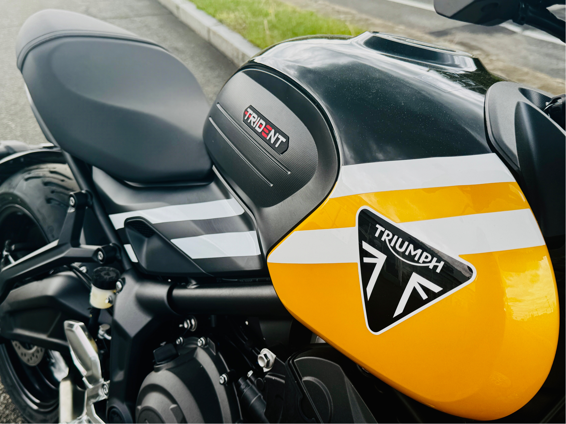 2025 Triumph Trident 660 in Foxboro, Massachusetts - Photo 14