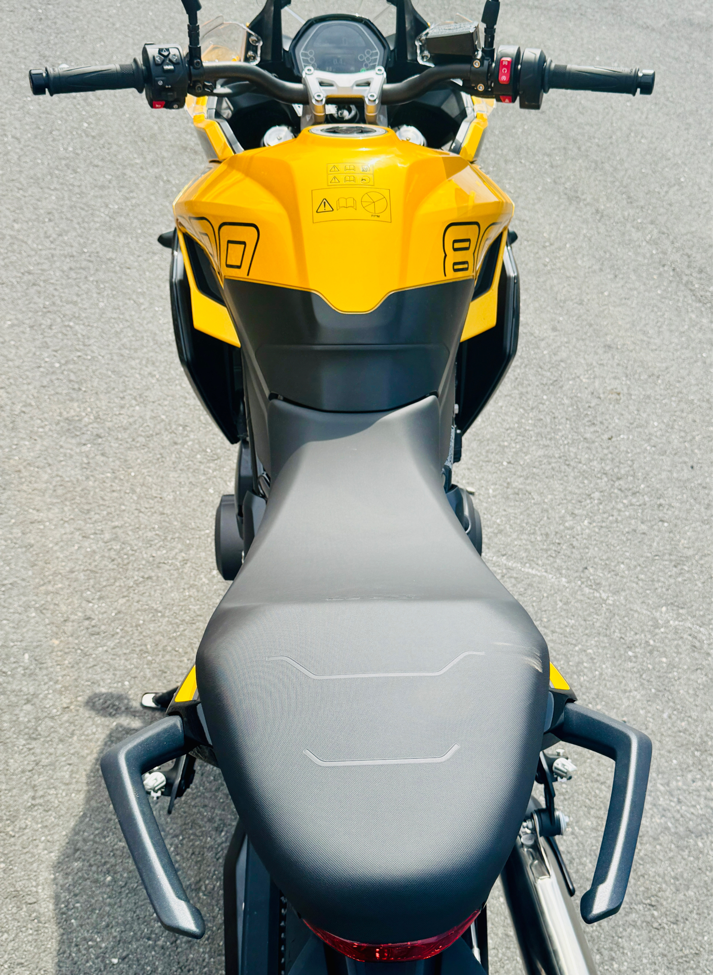 2025 Triumph Tiger Sport 800 in Foxboro, Massachusetts - Photo 8