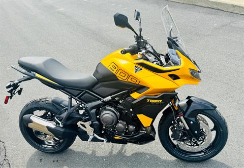 2025 Triumph Tiger Sport 800 in Foxboro, Massachusetts - Photo 17